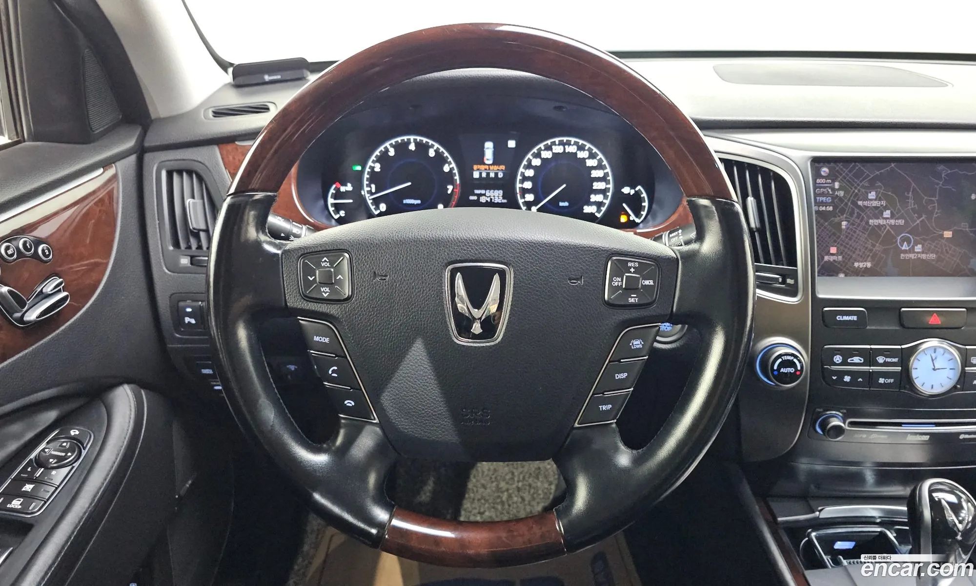 Hyundai Equus 2011 — 12