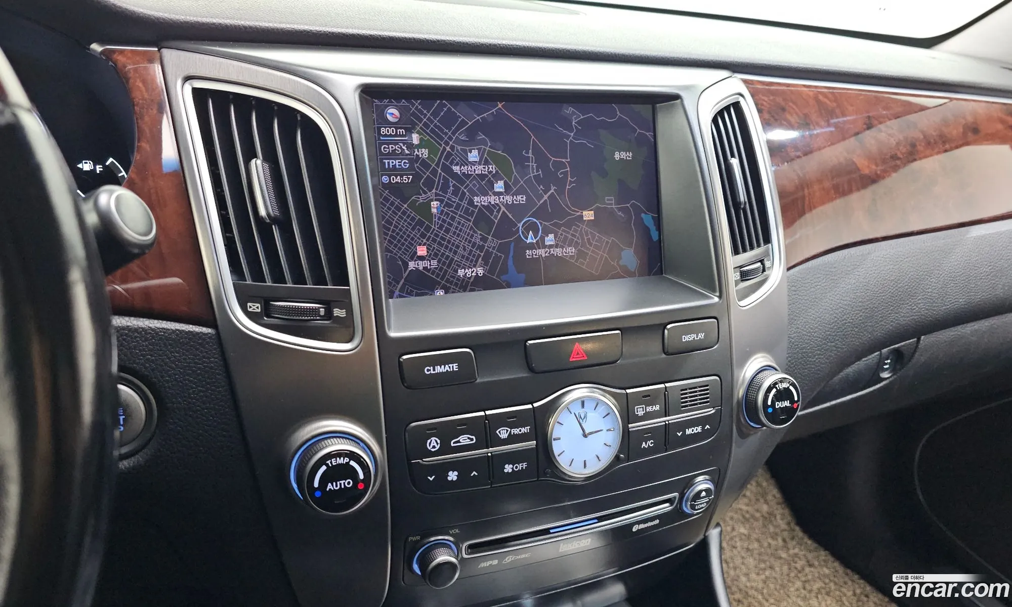 Hyundai Equus 2011 — 14
