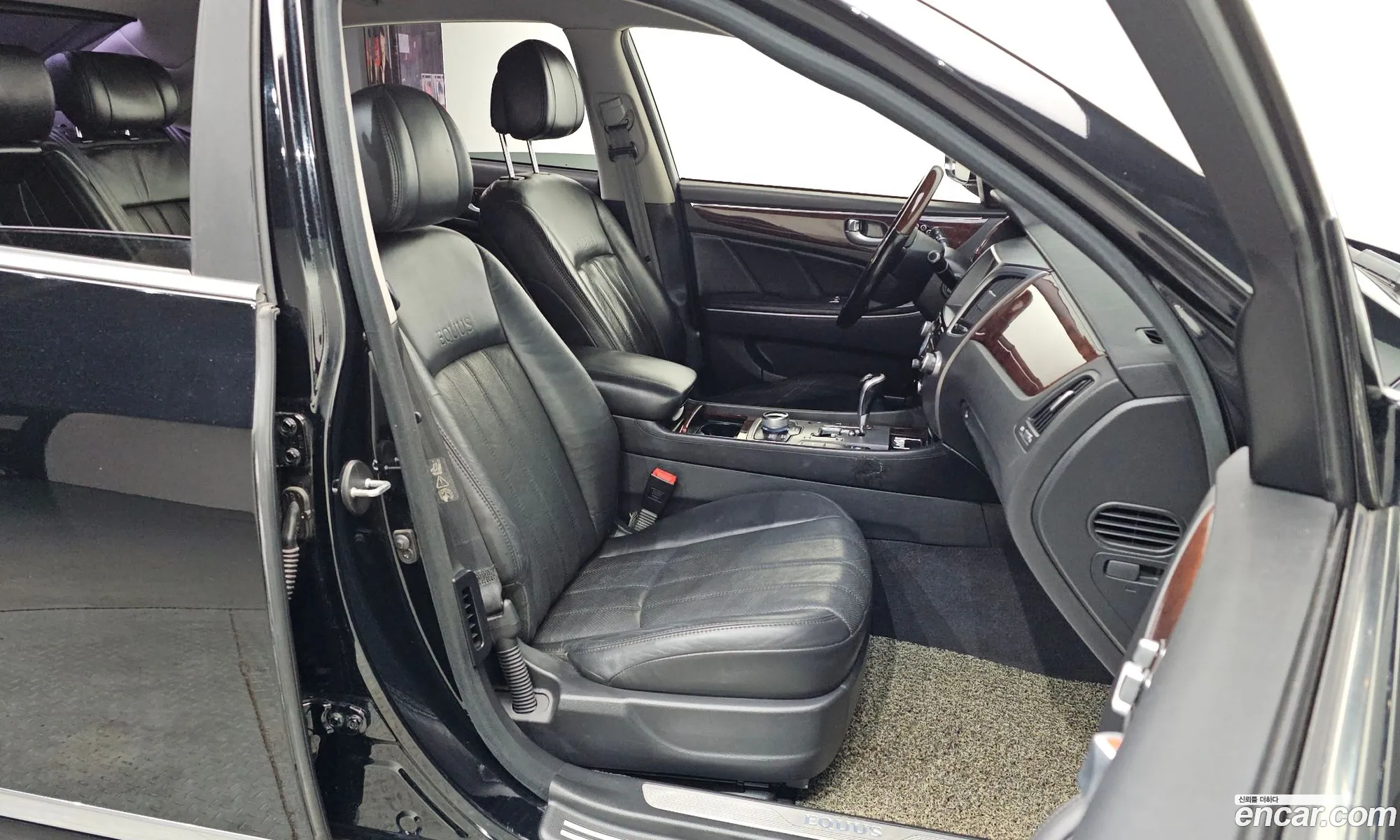 Hyundai Equus 2011 — 7