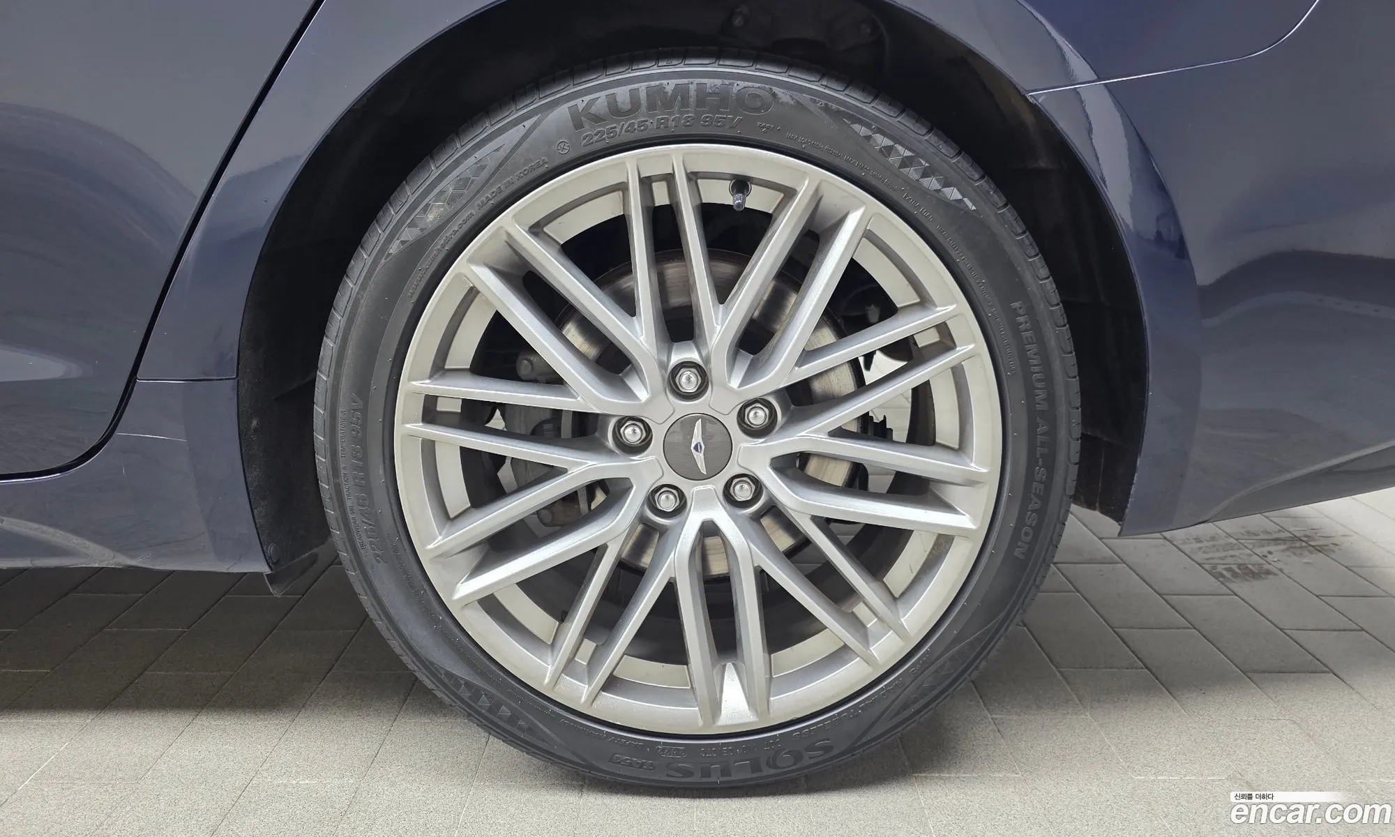 Genesis G70 2019 — 5
