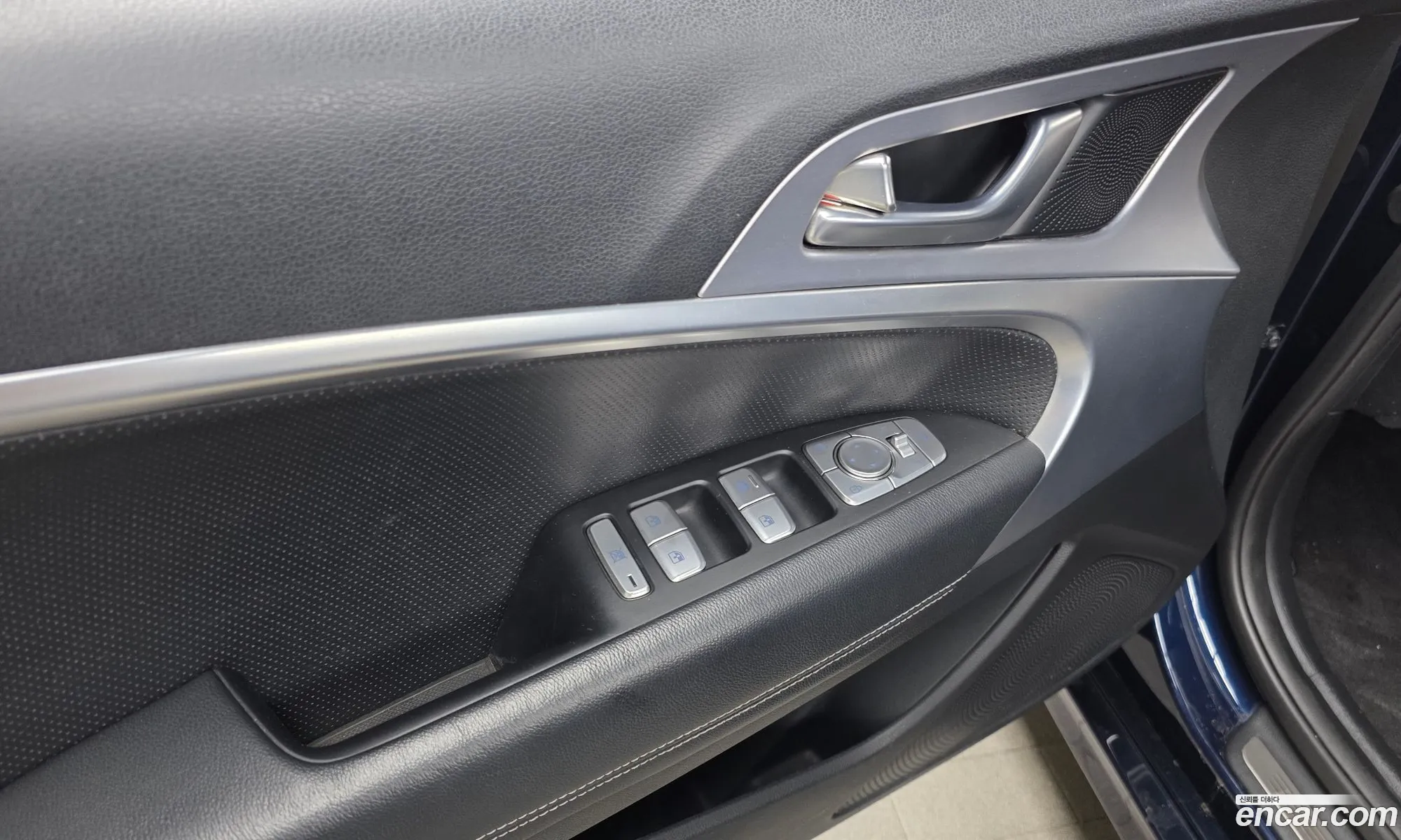 Genesis G70 2019 — 12