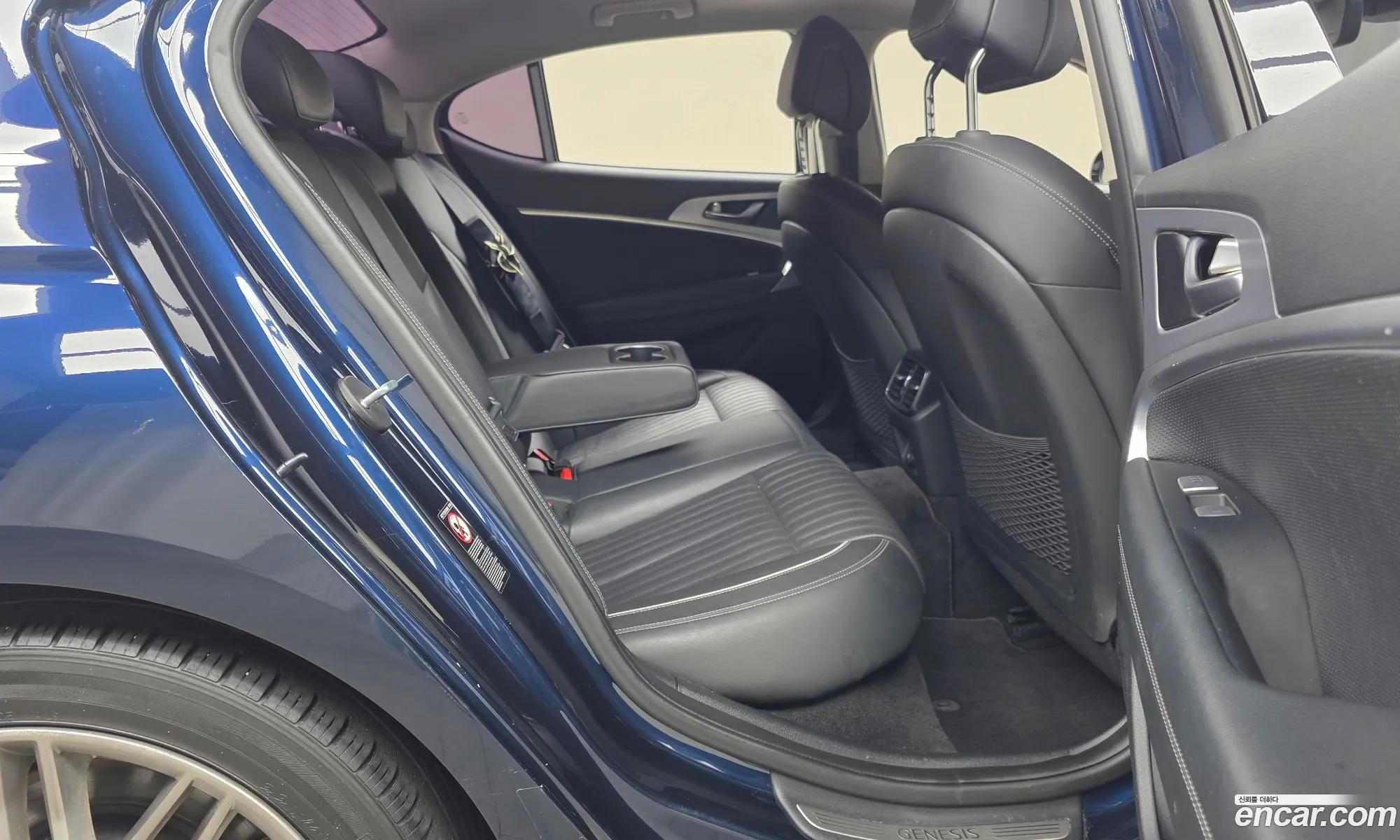 Genesis G70 2019 — 28