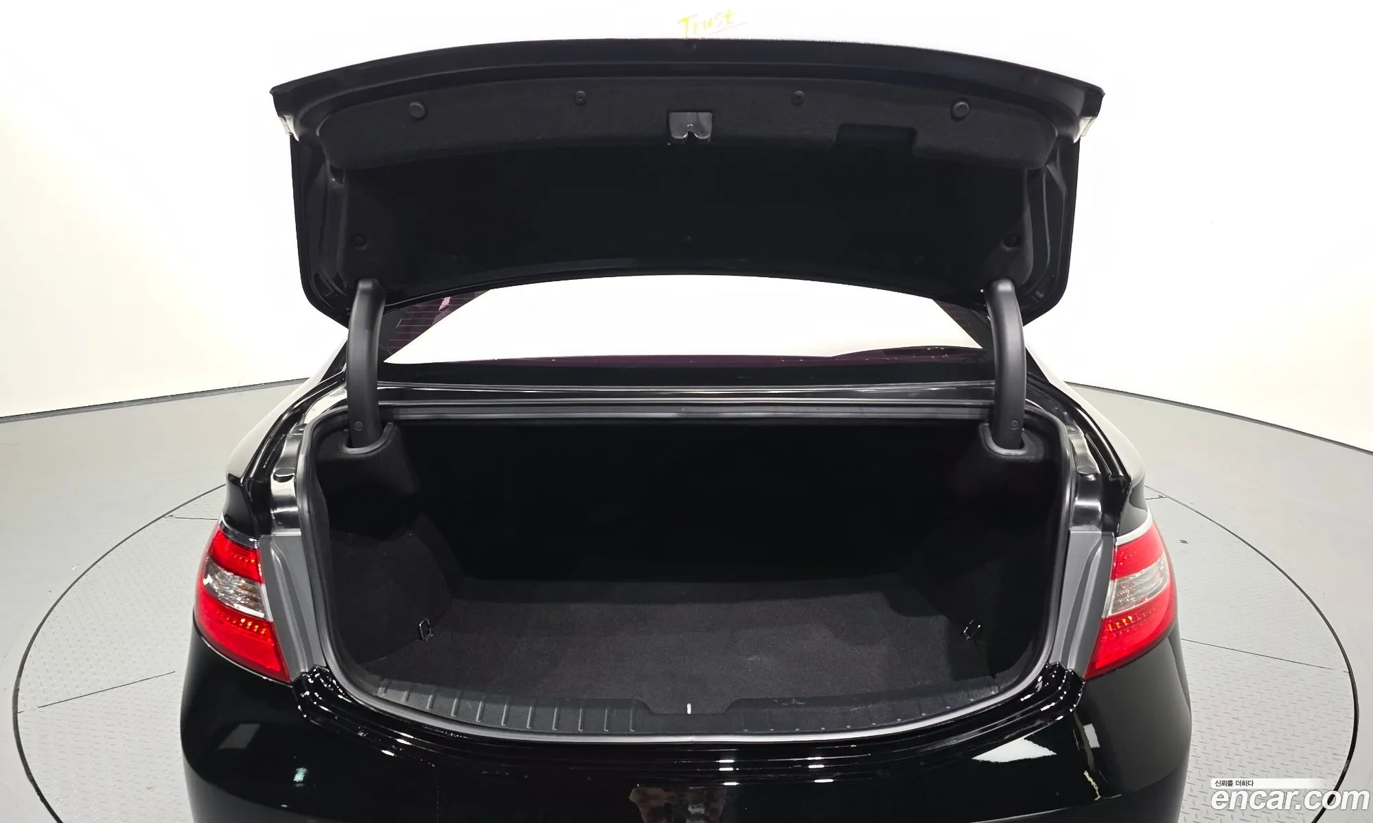 Hyundai Grandeur HG 2016 — 13