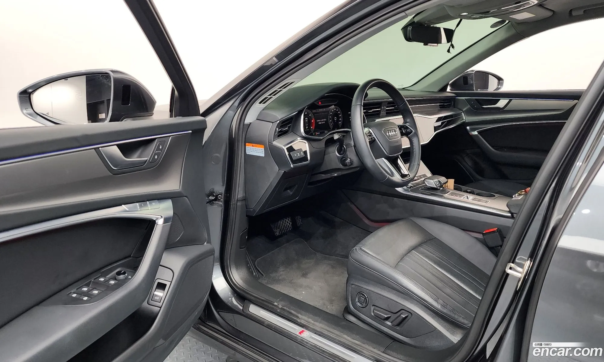 Audi A6 2021 WAUZZZF23MN013986 — 2