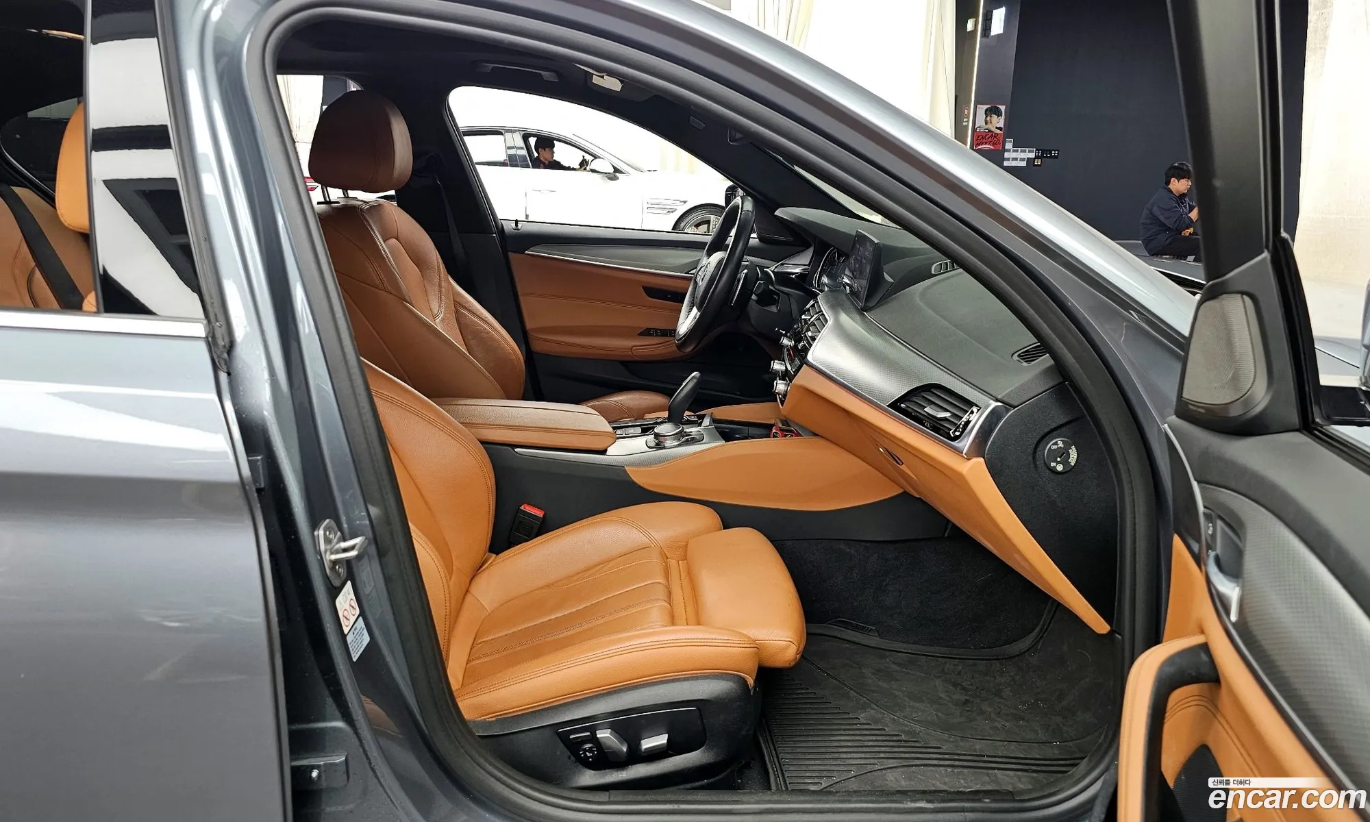 BMW 5 Series 2018 WBAJC5107JG861155 — 7