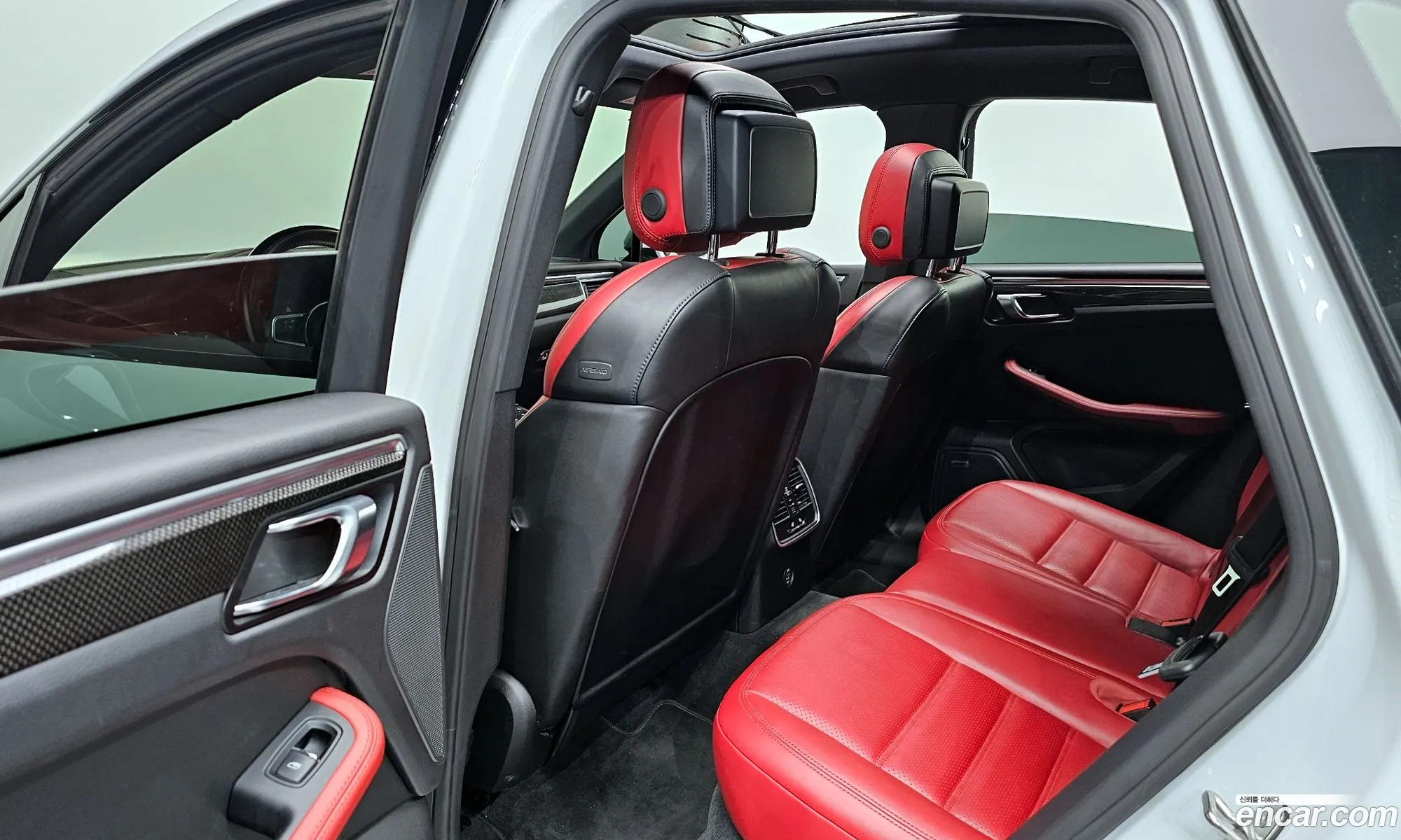 Porsche Macan 2018 WP1AG2956JLB63390 — 4