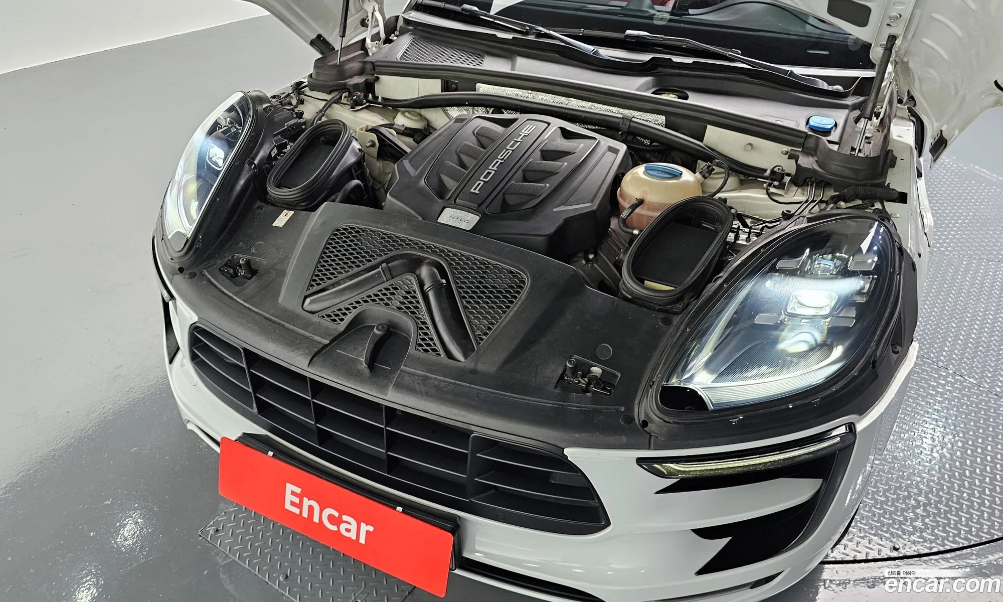 Porsche Macan 2018 WP1AG2956JLB63390 — 29