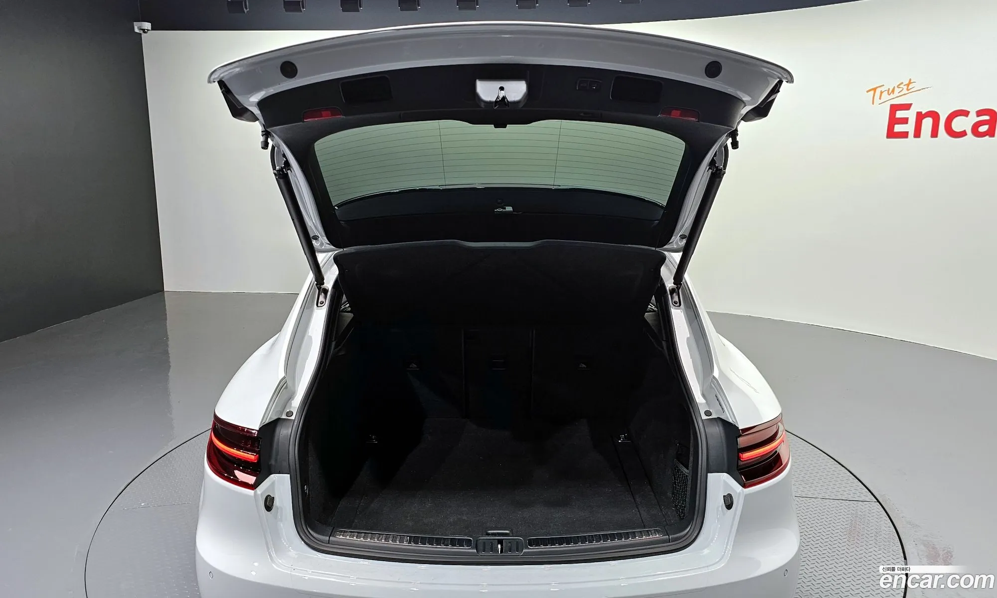Porsche Macan 2018 WP1AG2956JLB63390 — 20