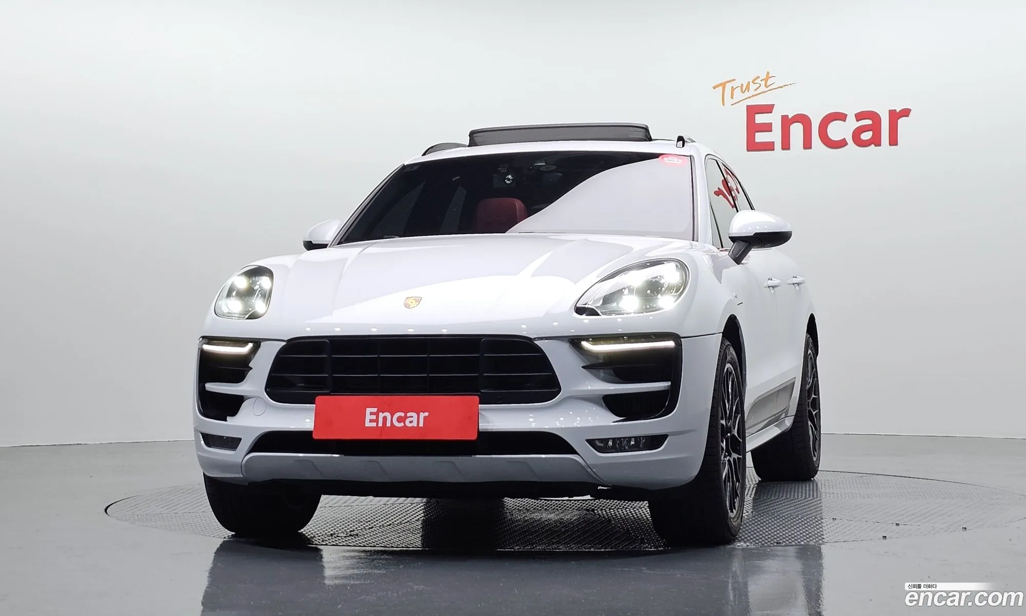 Porsche Macan 2018 WP1AG2956JLB63390 — 2