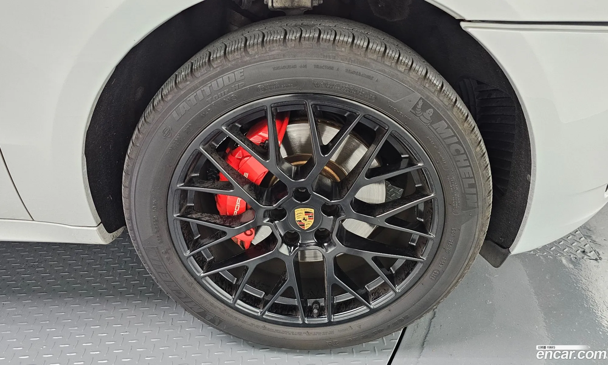 Porsche Macan 2018 WP1AG2956JLB63390 — 18