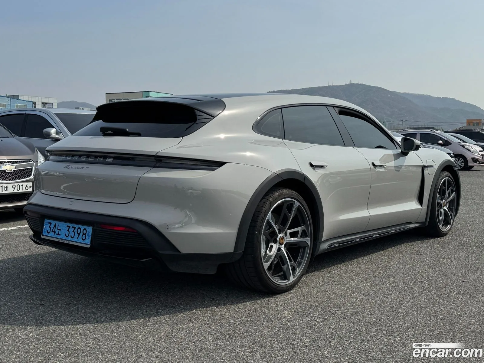 Porsche Taycan 2024 — 3