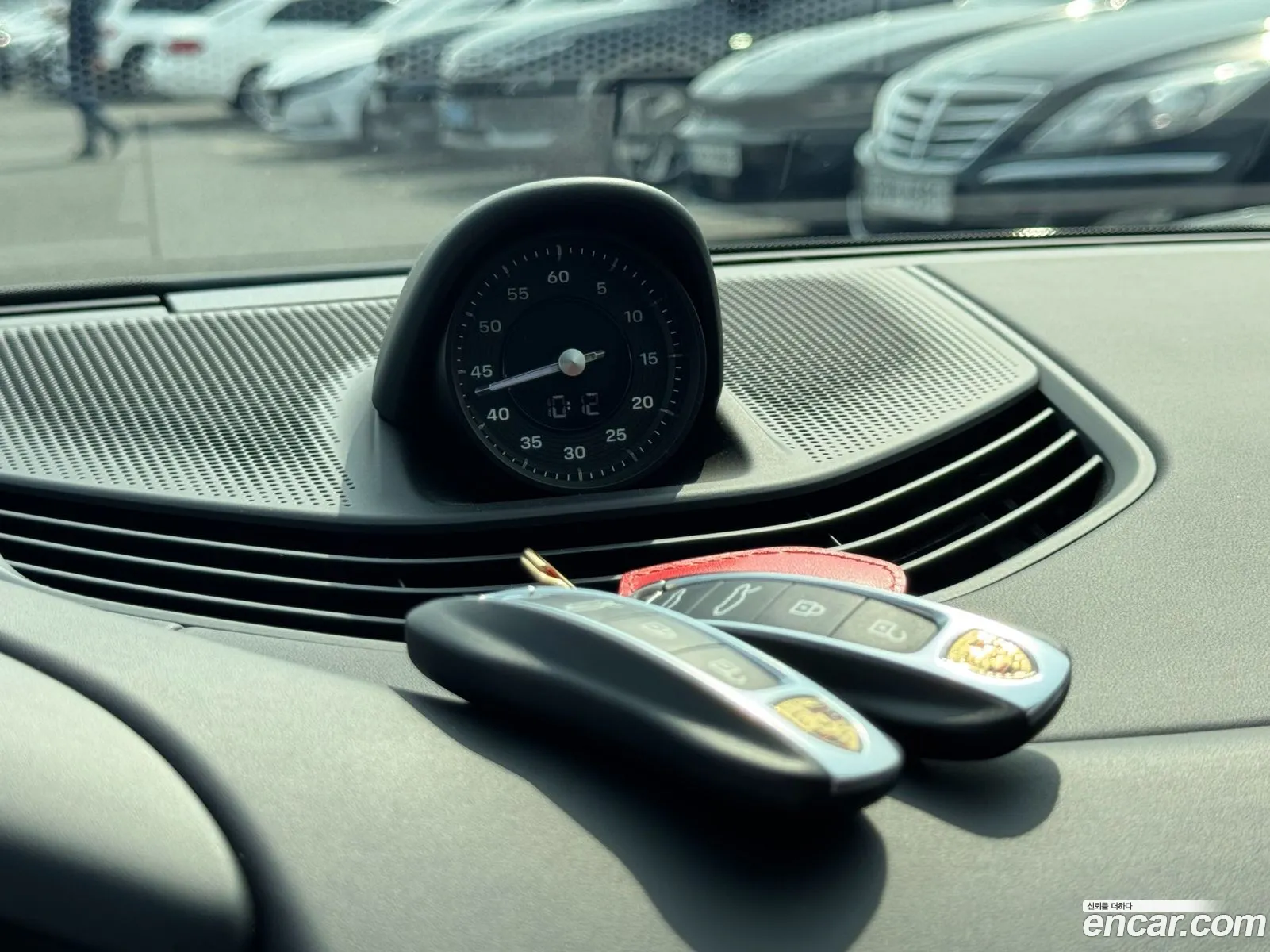 Porsche Taycan 2024 — 16