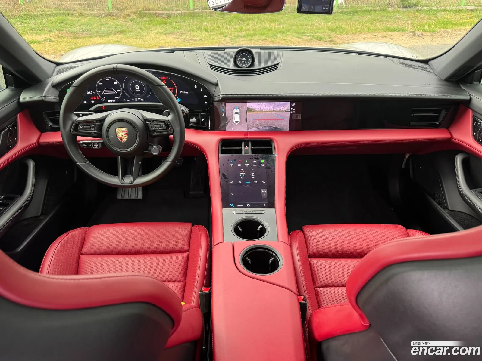 Porsche Taycan 2024 — 18