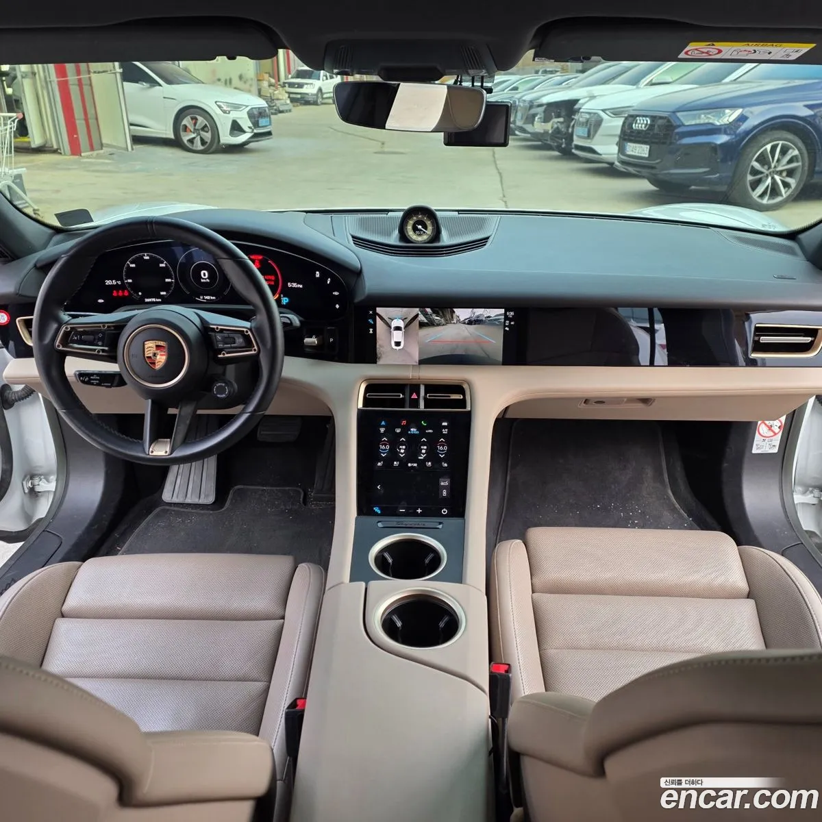 Porsche Taycan 2023 — 10