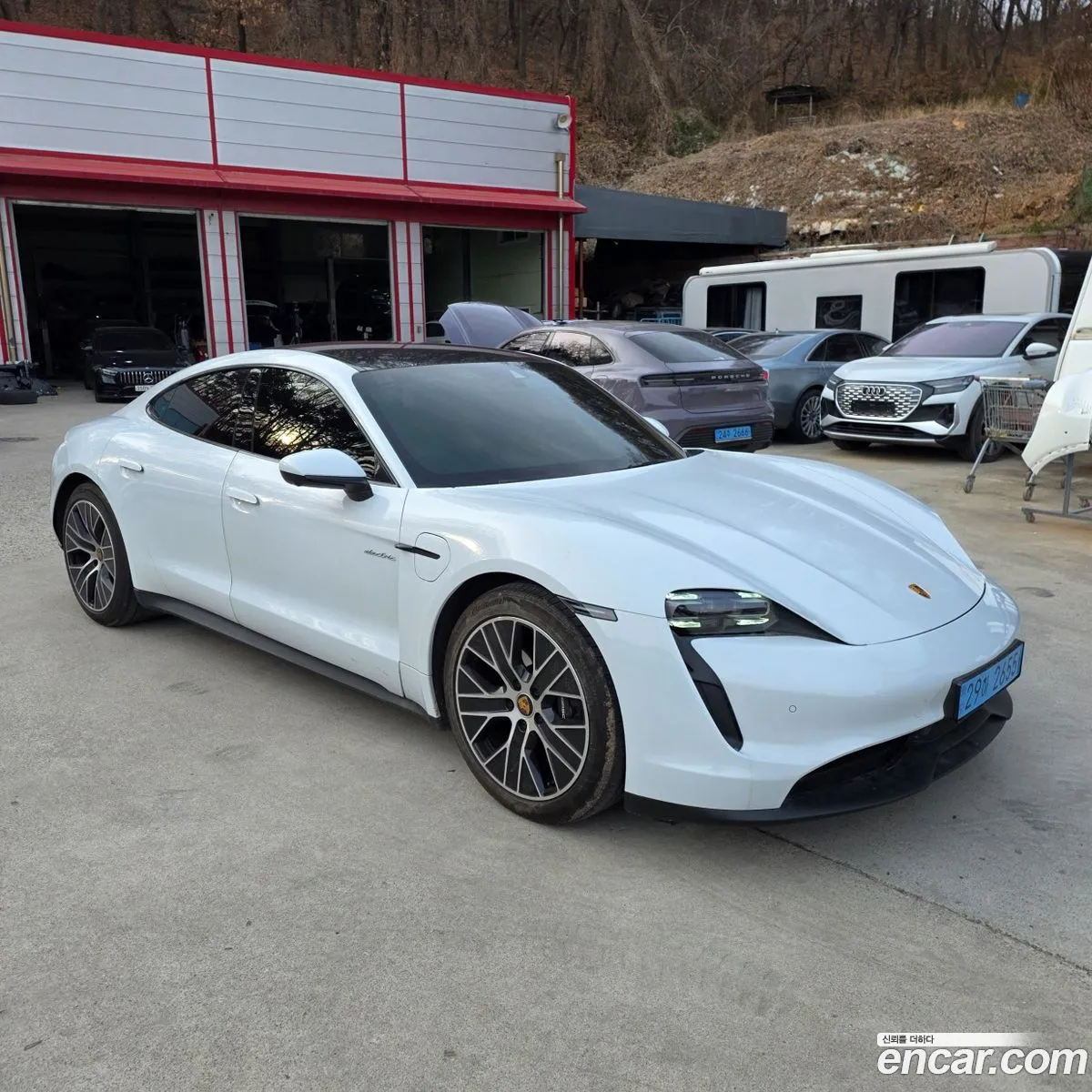 Porsche Taycan 2023 — 9