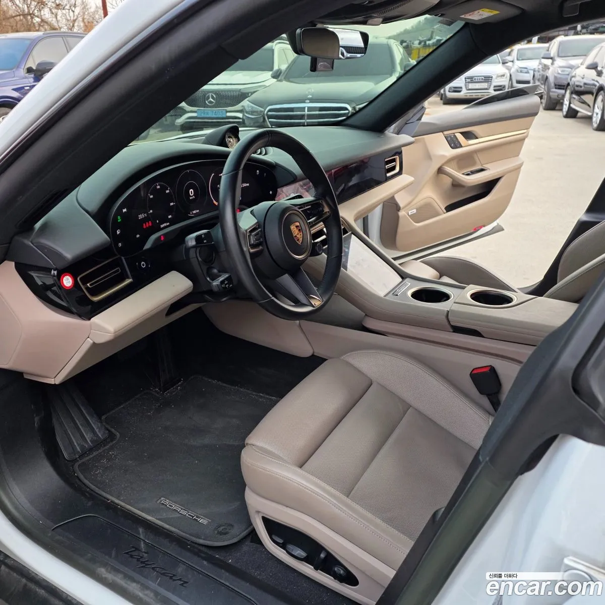 Porsche Taycan 2023 — 11