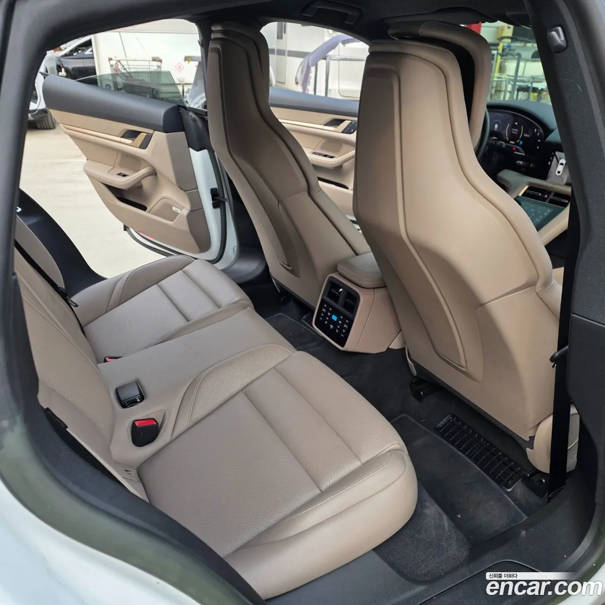 Porsche Taycan 2023 — 8
