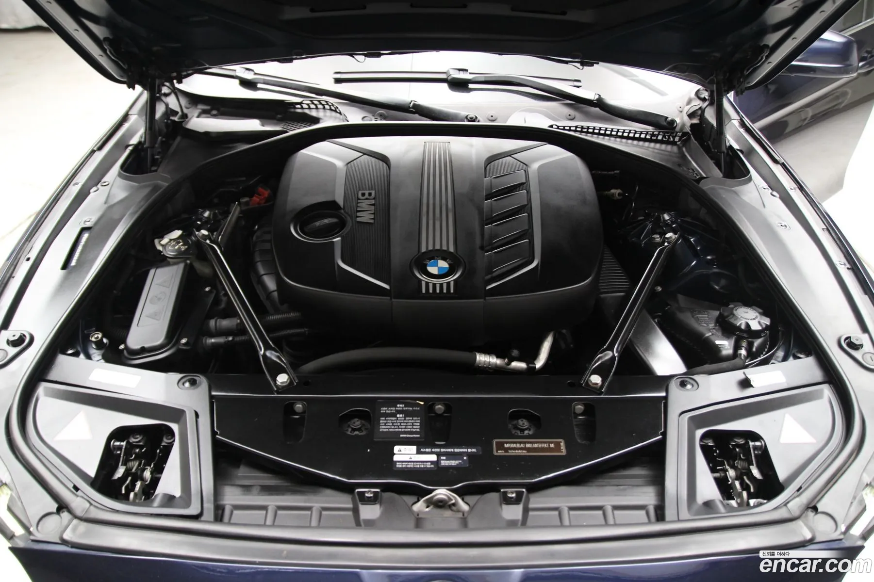 BMW 5 Series 2011 — 15
