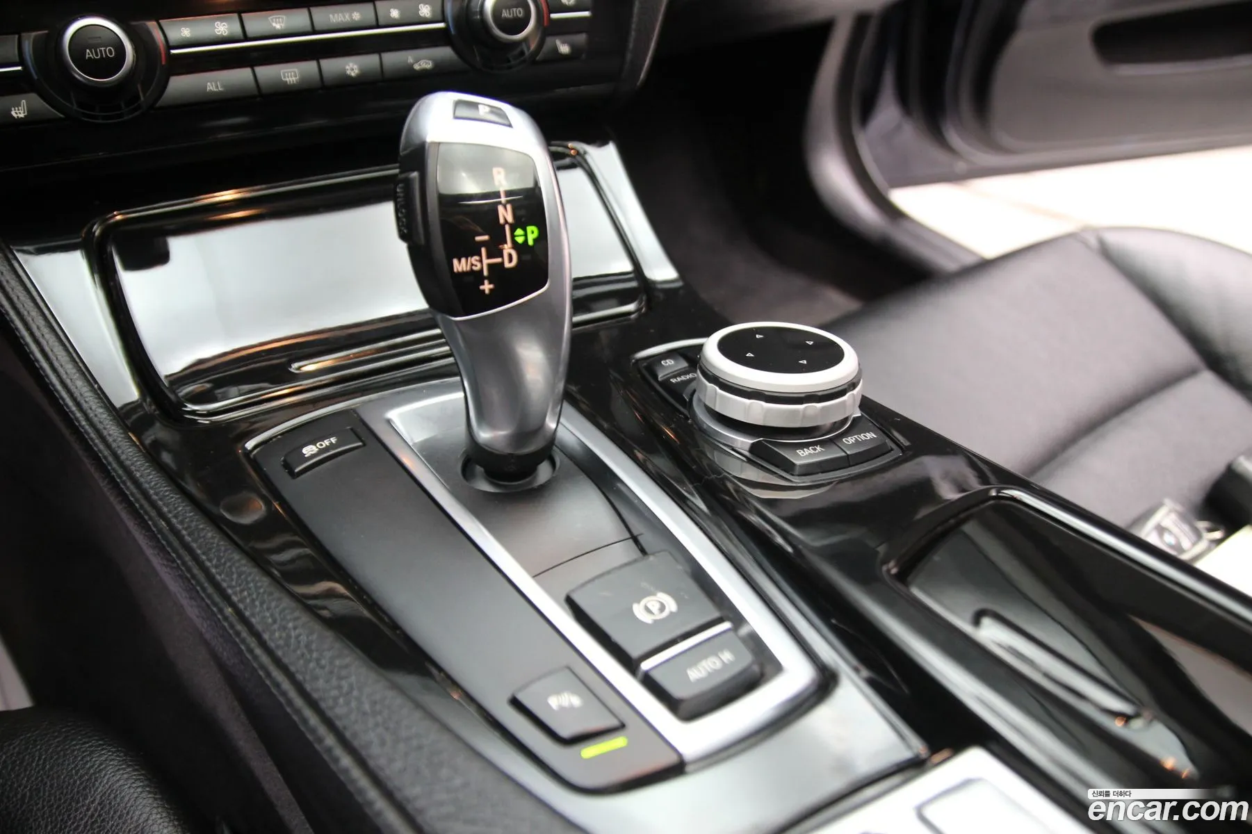 BMW 5 Series 2011 — 16