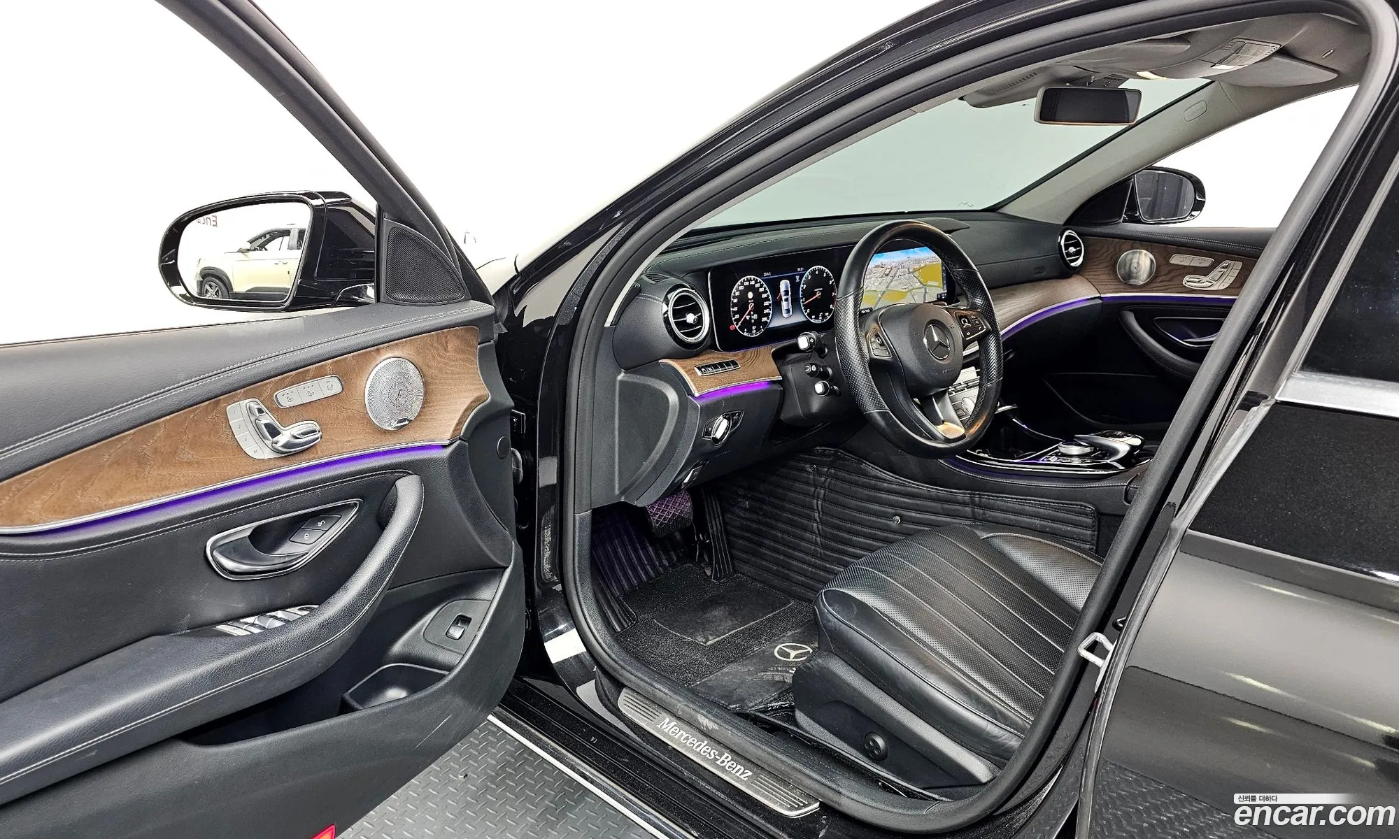 Mercedes-Benz E-Class W213 2018 WDDZF4KB9JA378380 — 4