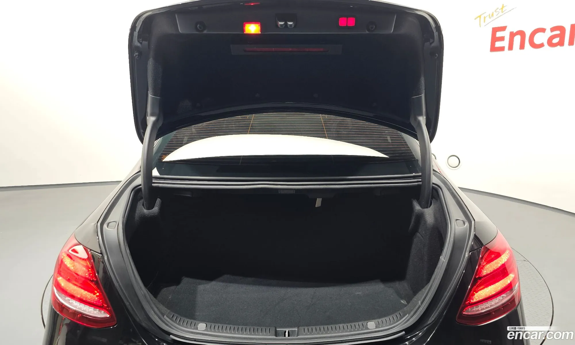 Mercedes-Benz E-Class W213 2018 WDDZF4KB9JA378380 — 6