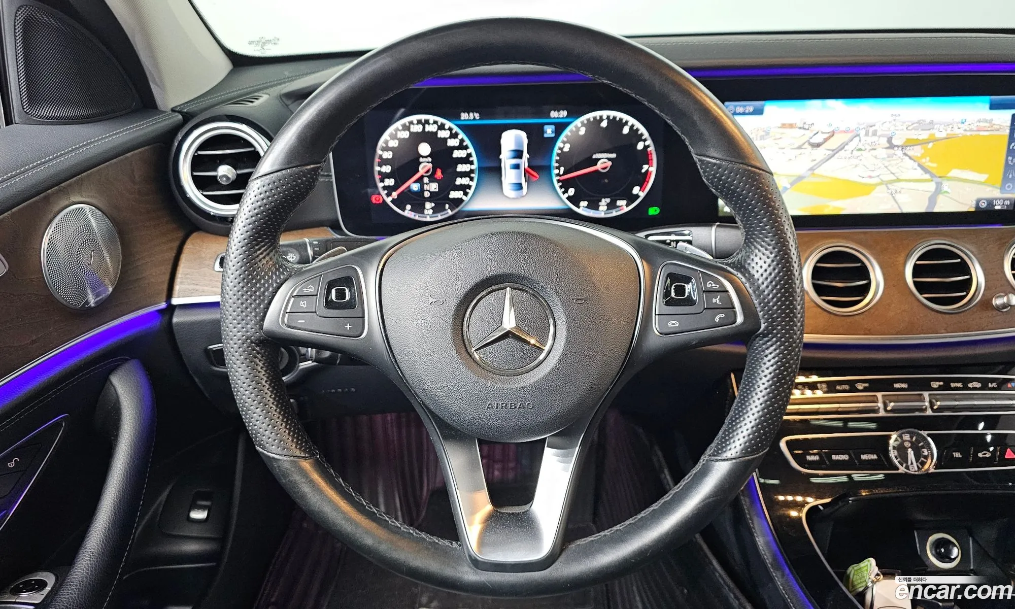 Mercedes-Benz E-Class W213 2018 WDDZF4KB9JA378380 — 18