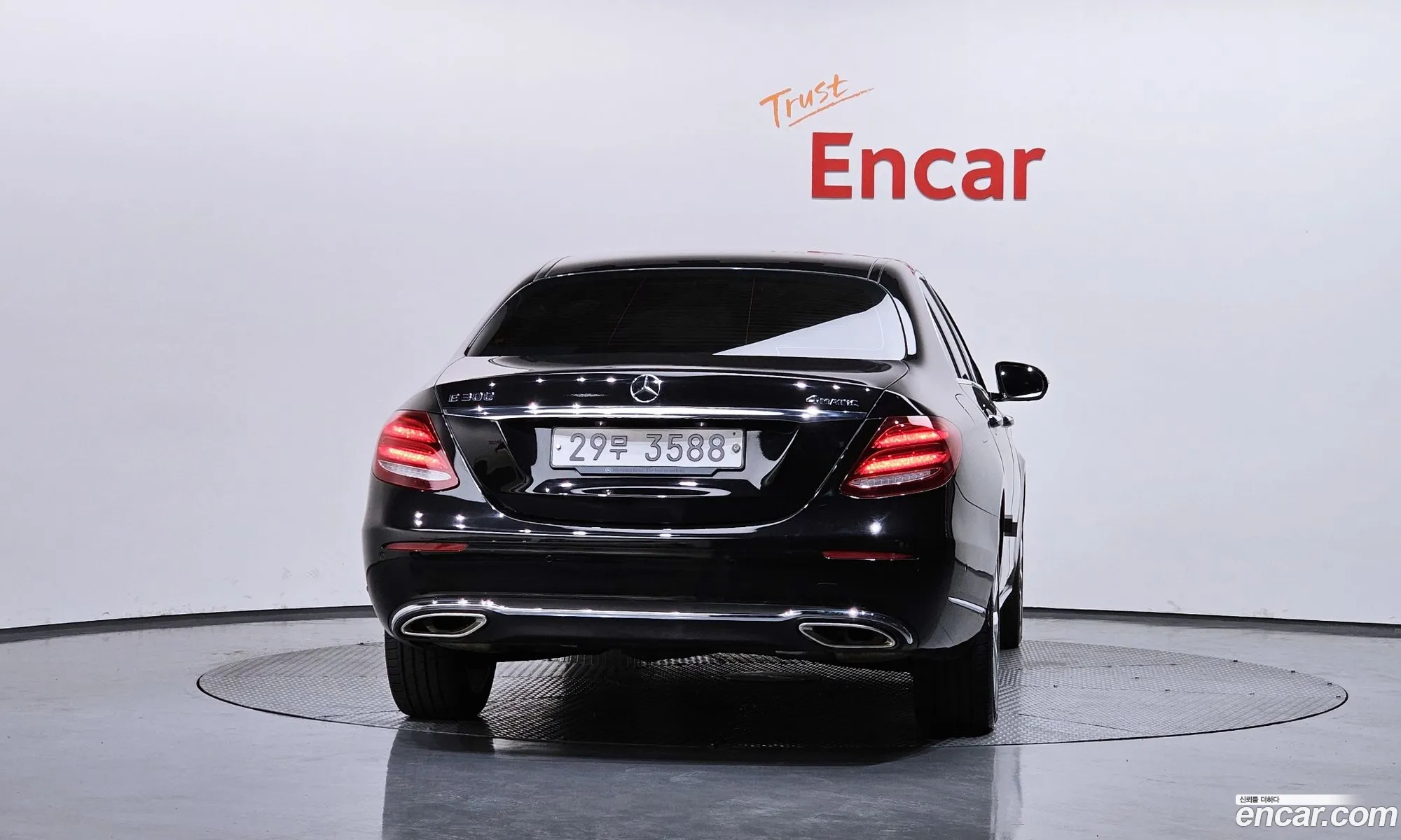 Mercedes-Benz E-Class W213 2018 WDDZF4KB9JA378380 — 17