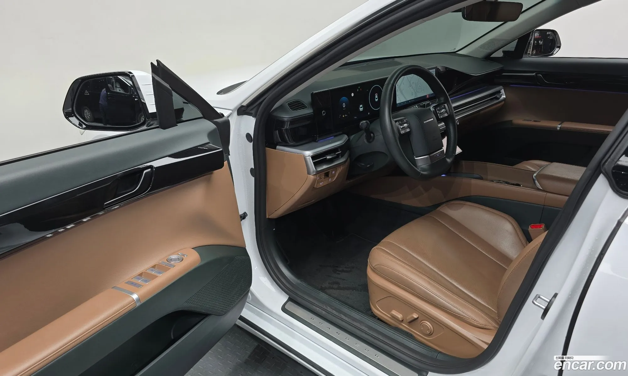 Hyundai Grandeur 2023 — 16