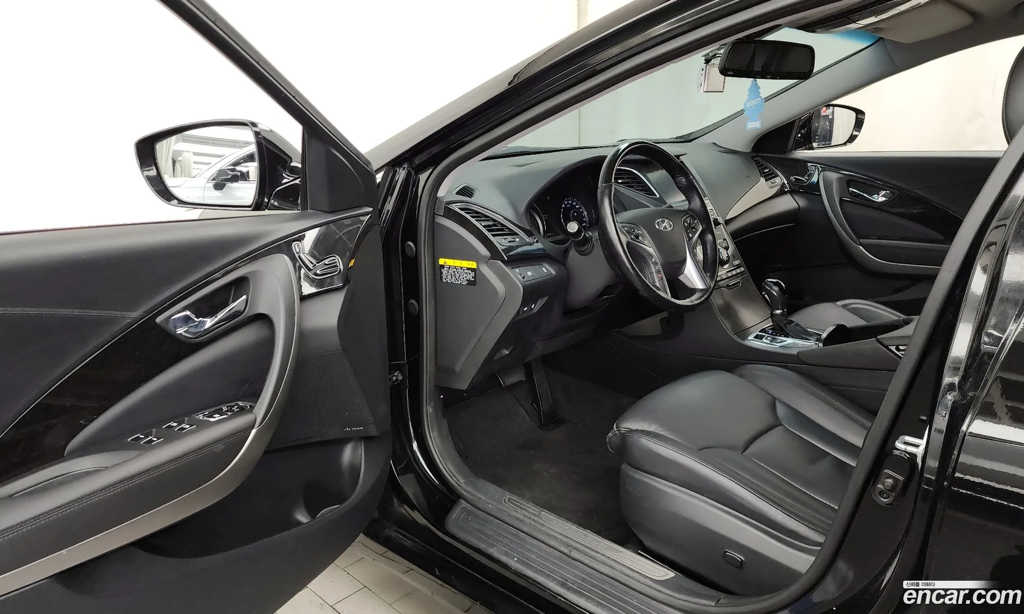 Hyundai Grandeur HG Hybrid 2015 — 25
