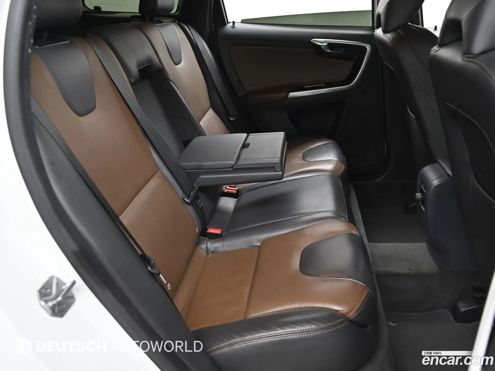 Volvo XC60 2016 — 11