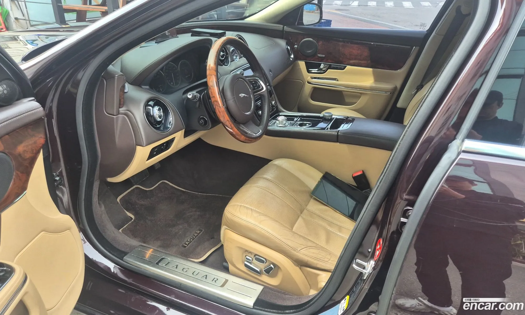 Jaguar XJ 2013 — 14