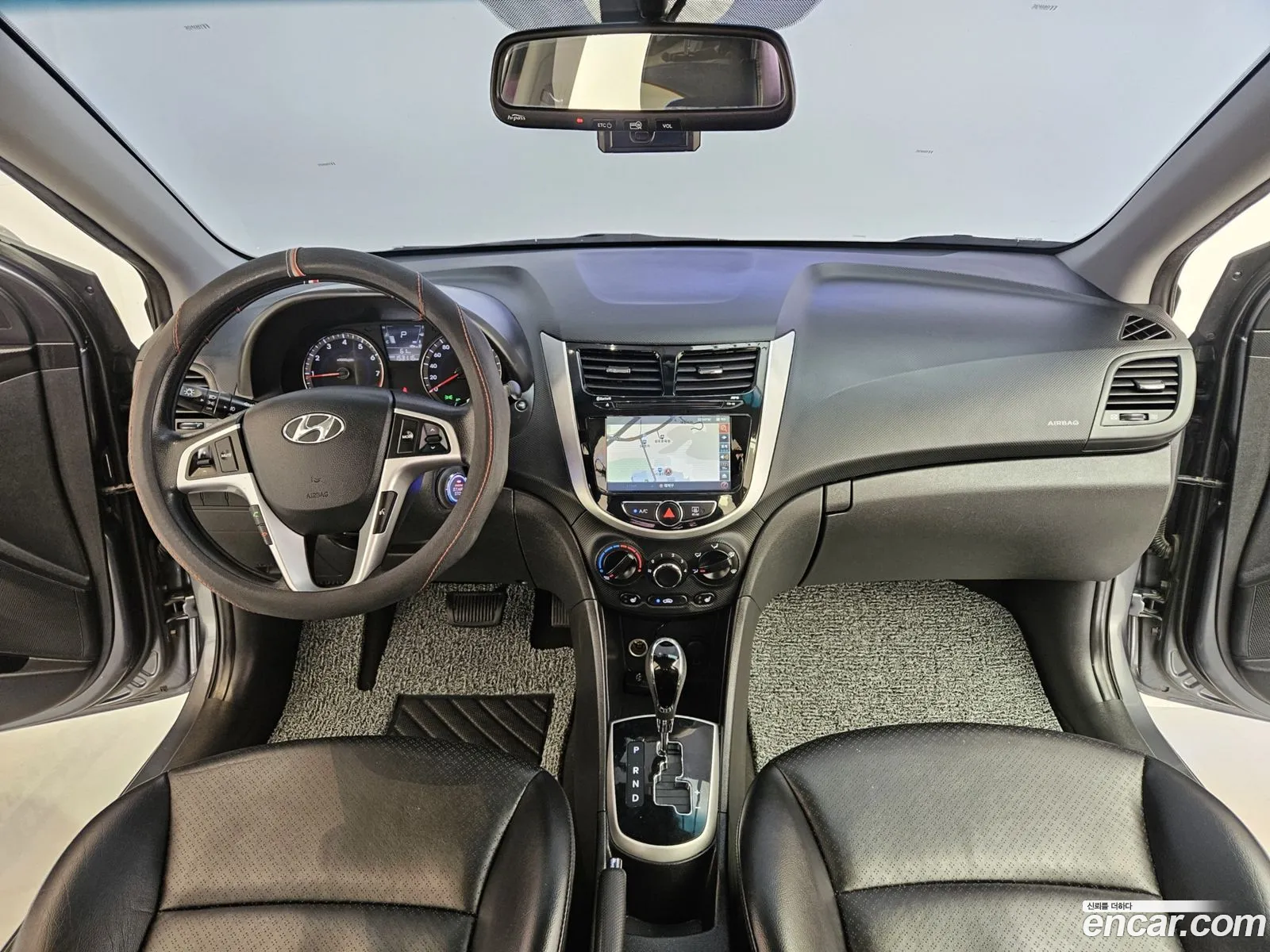 Hyundai Accent 2011 — 17