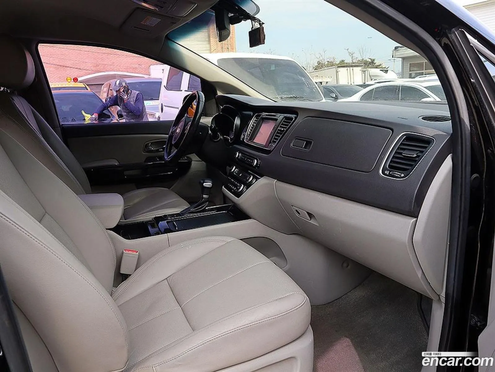 Kia Carnival 2017 — 2