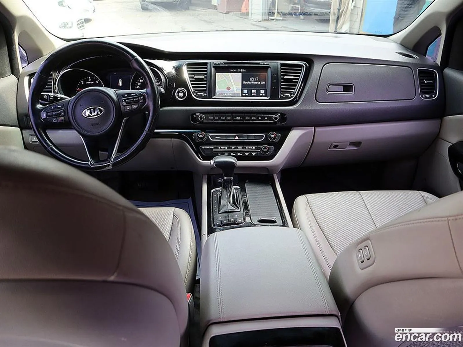 Kia Carnival 2017 — 5