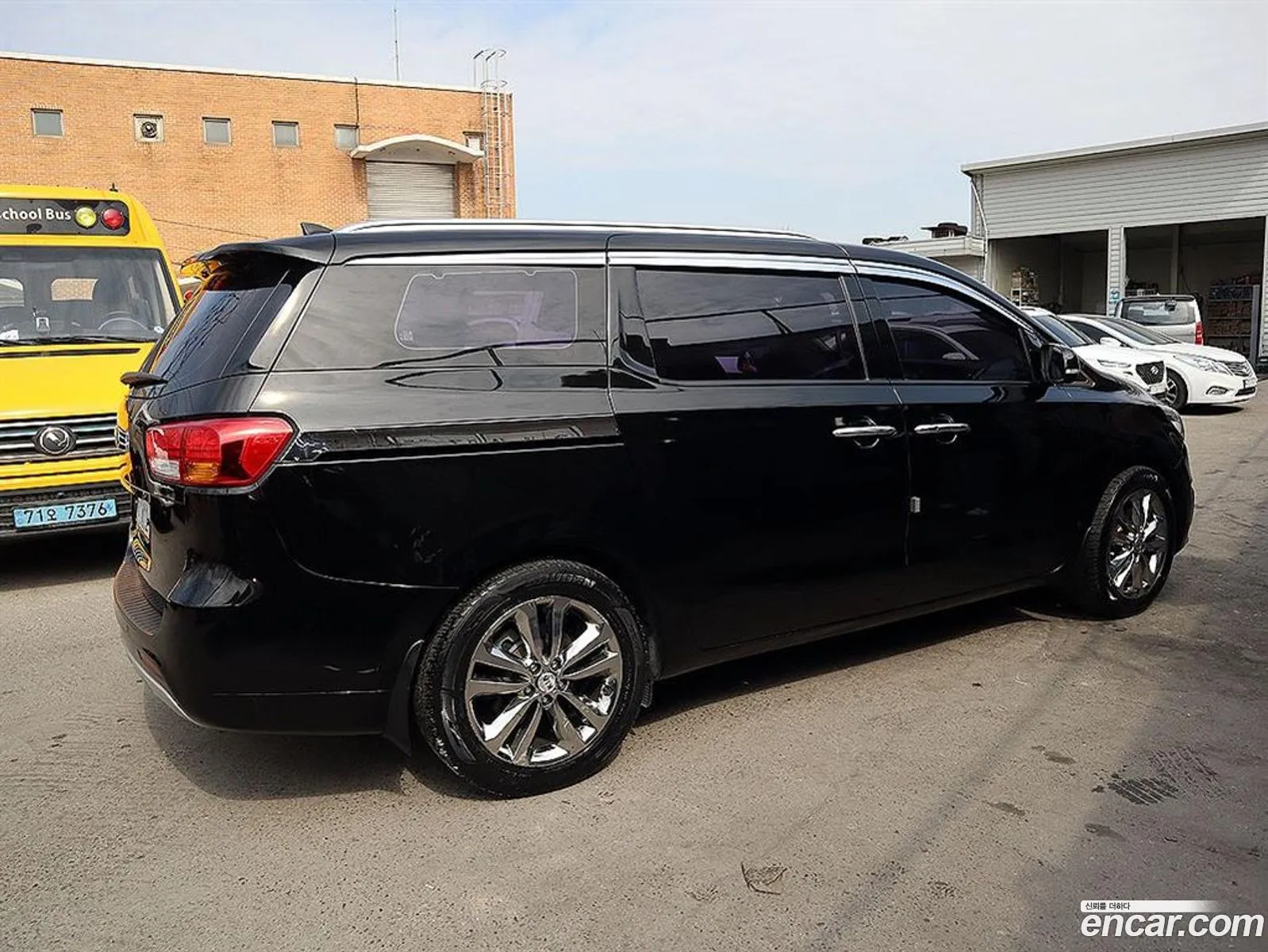 Kia Carnival 2017 — 6