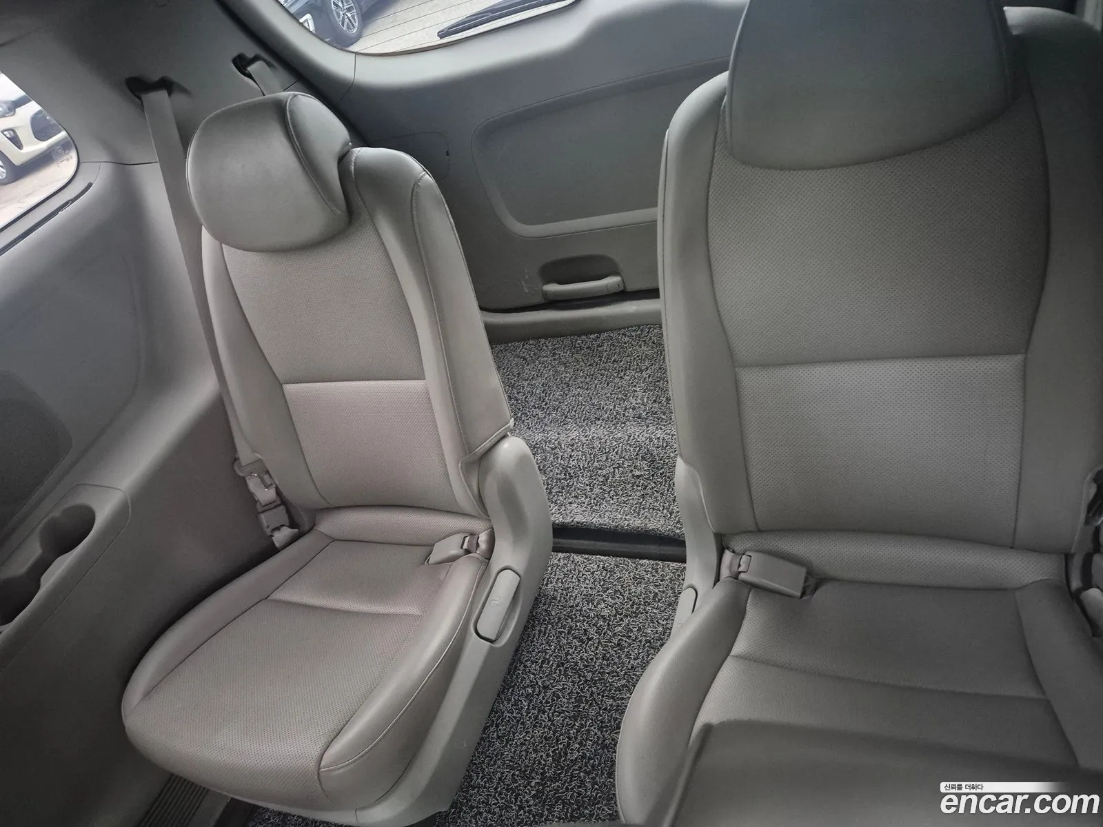 Kia Carnival 2015 — 13