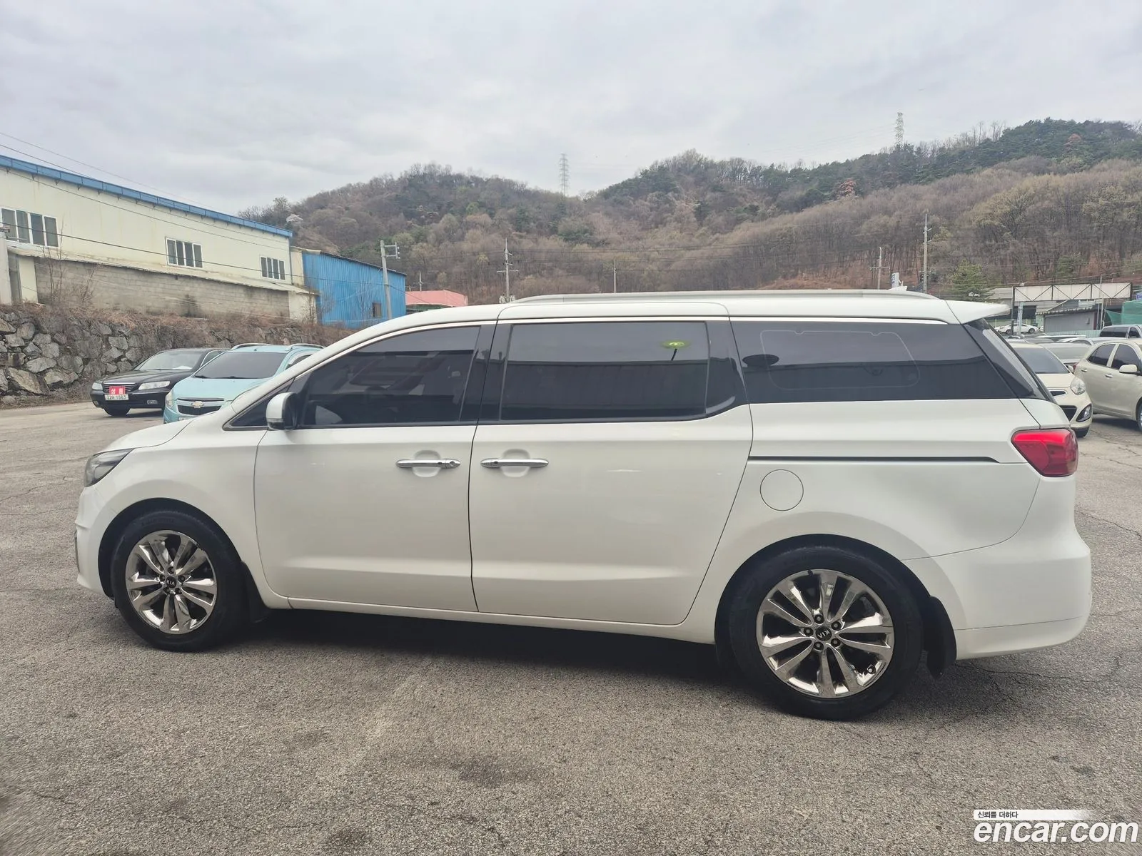 Kia Carnival 2015 — 3