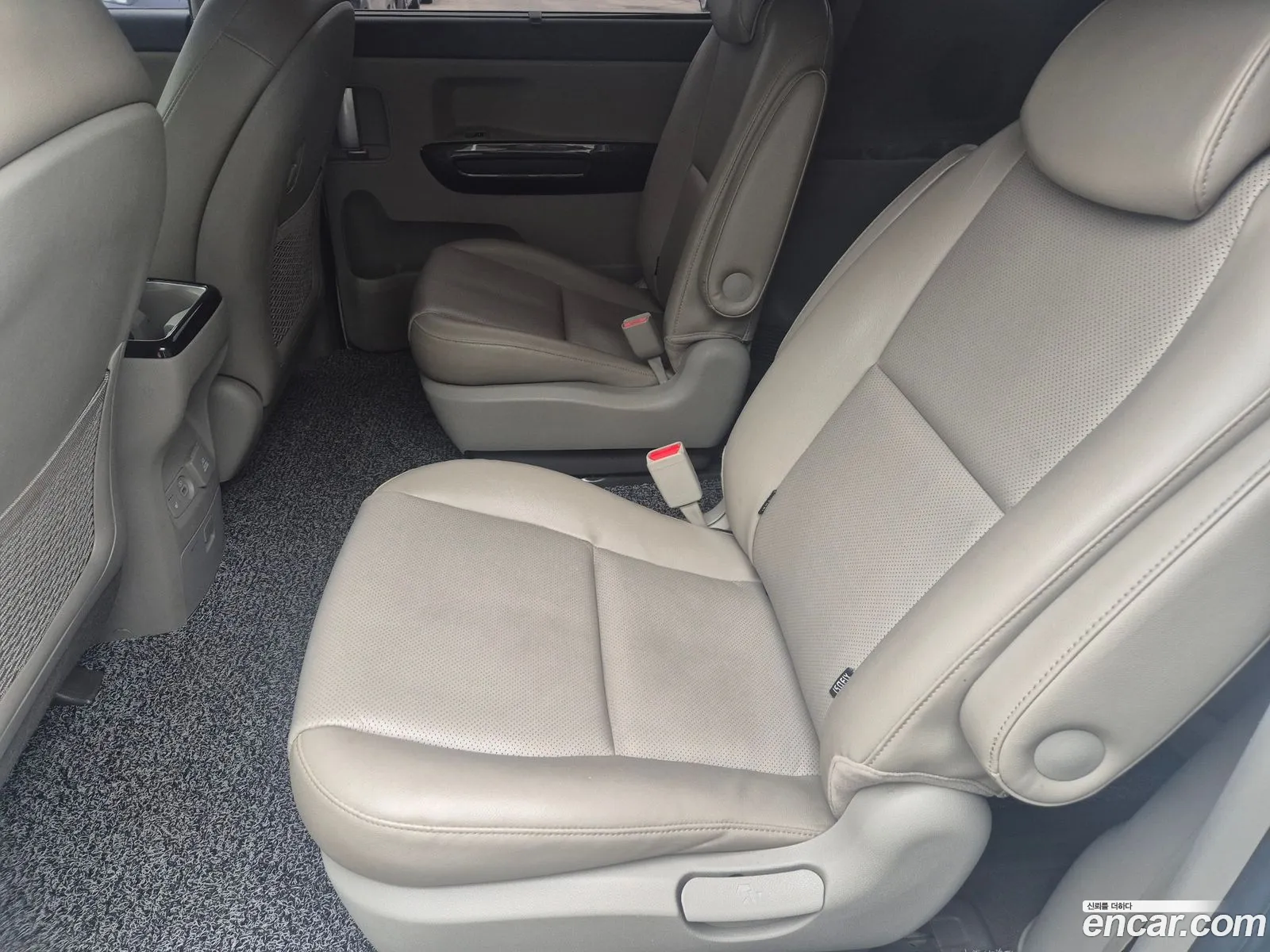 Kia Carnival 2015 — 12