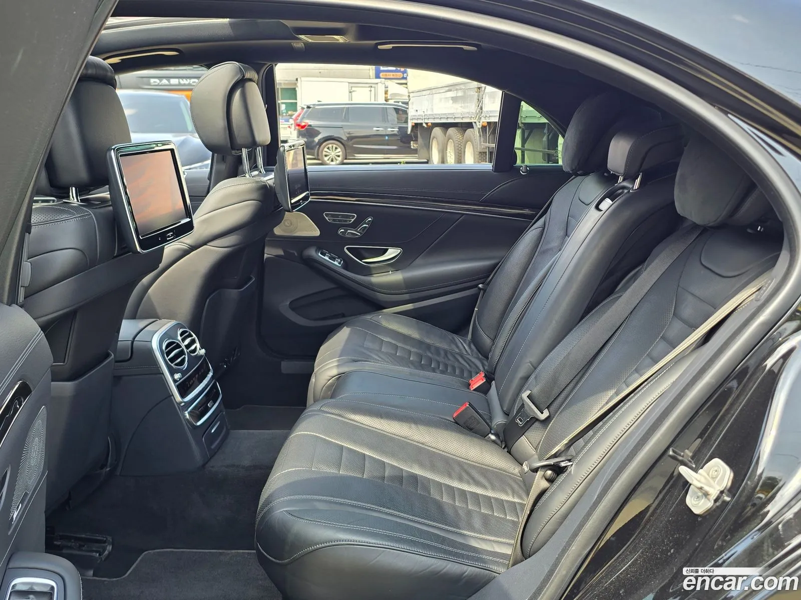 Mercedes-Benz S-Class W222 2016 — 18