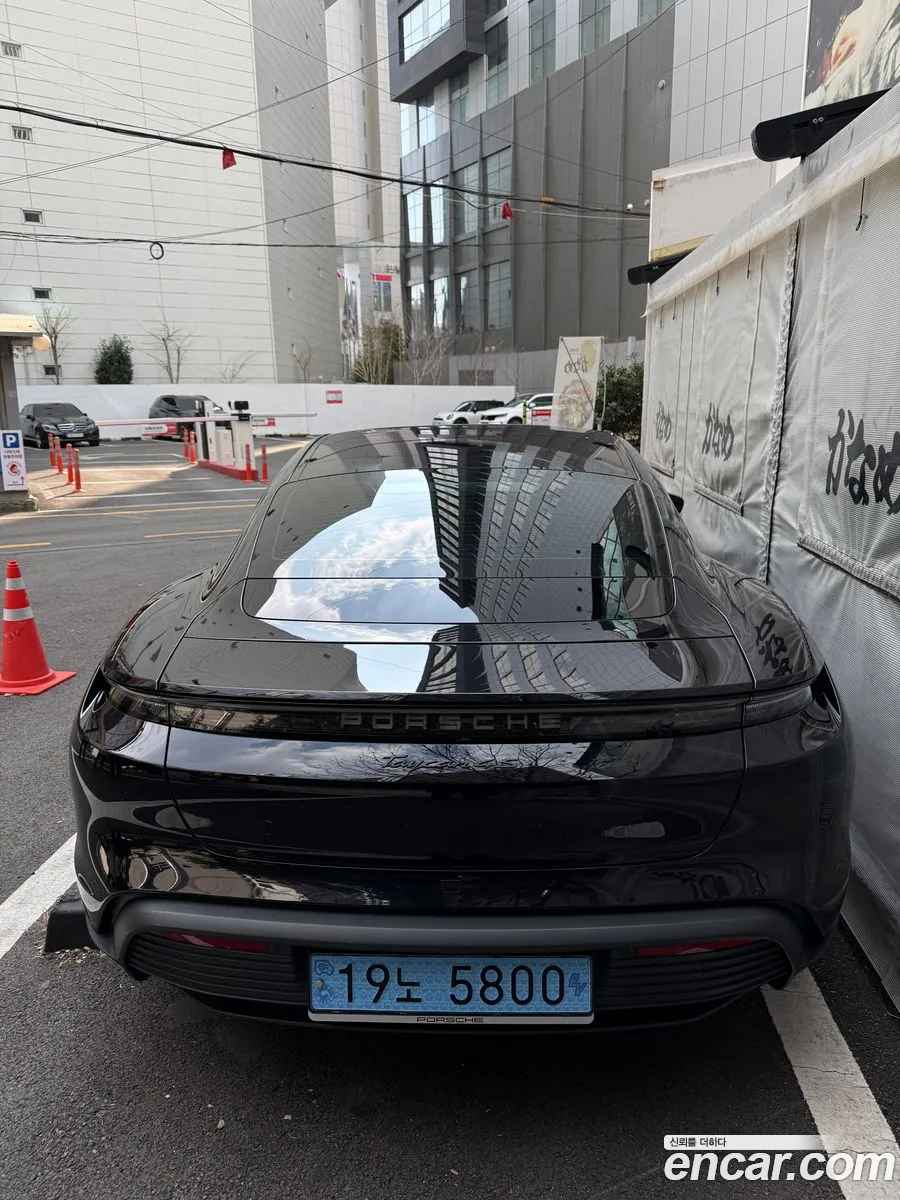 Porsche Taycan 2025 — 7