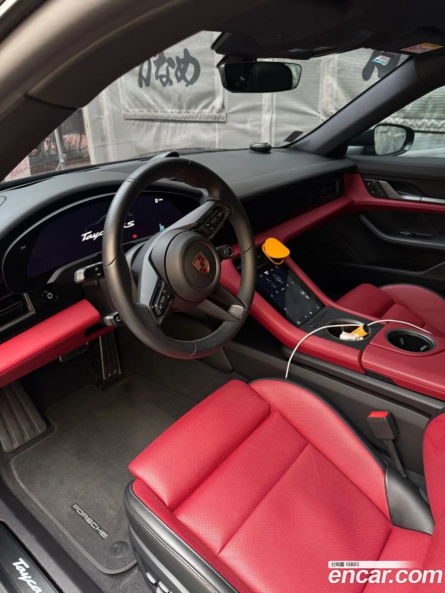 Porsche Taycan 2025 — 4