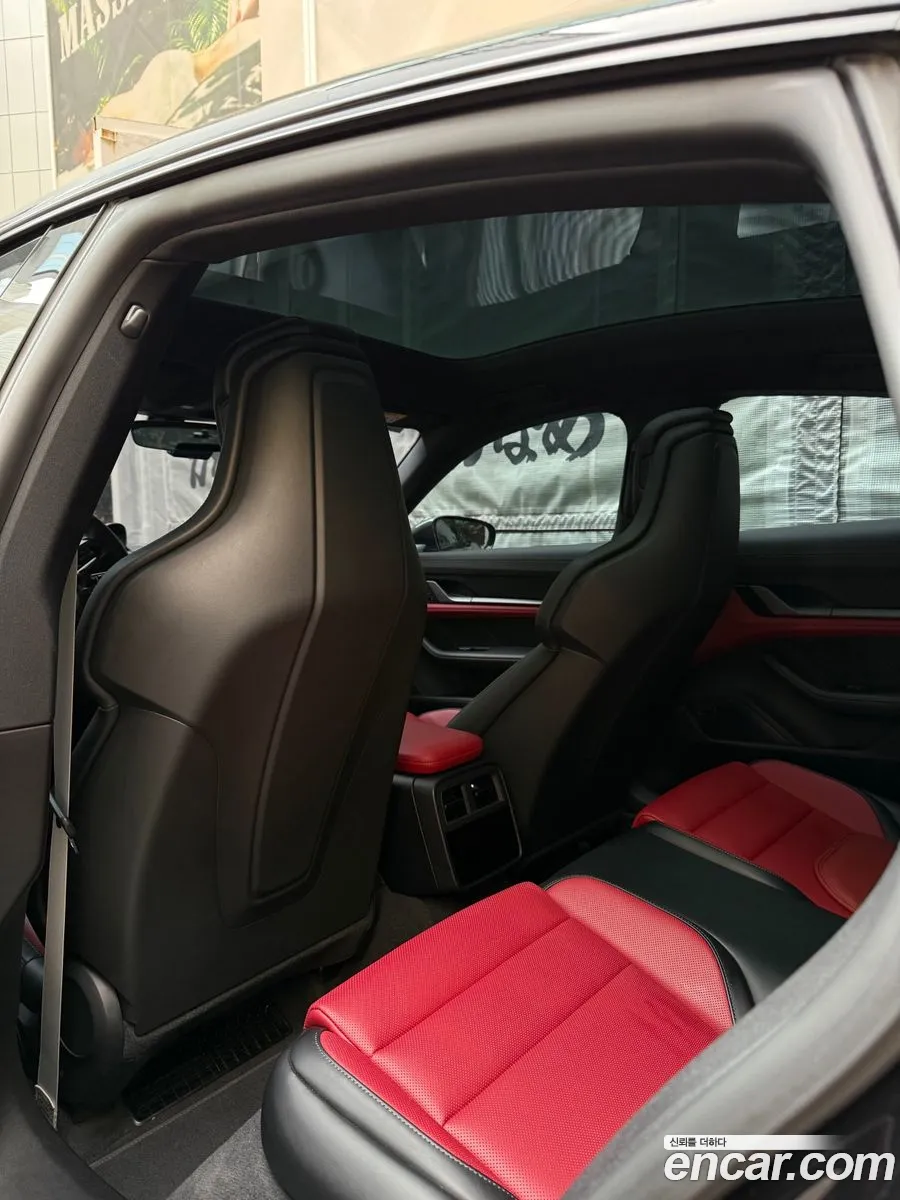 Porsche Taycan 2025 — 6