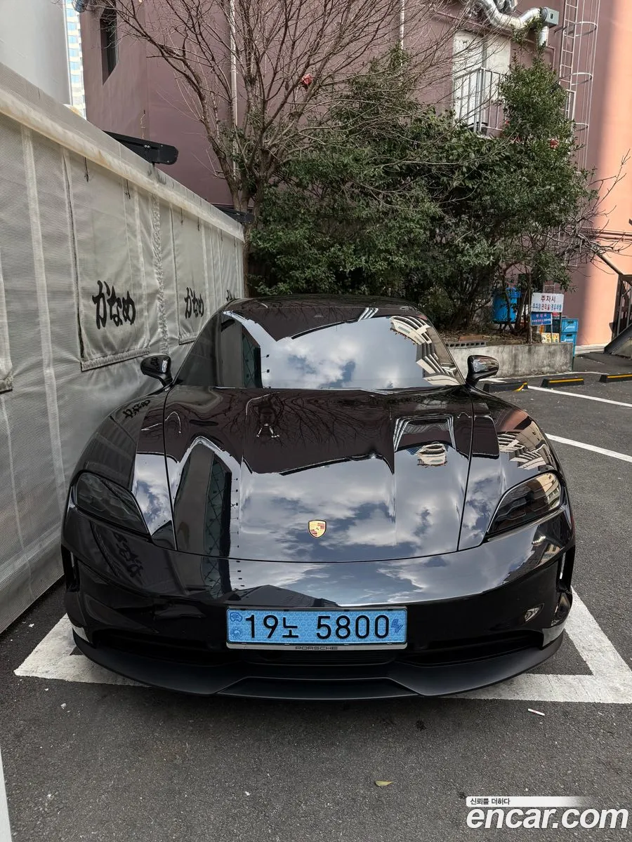 Porsche Taycan 2025 — 3