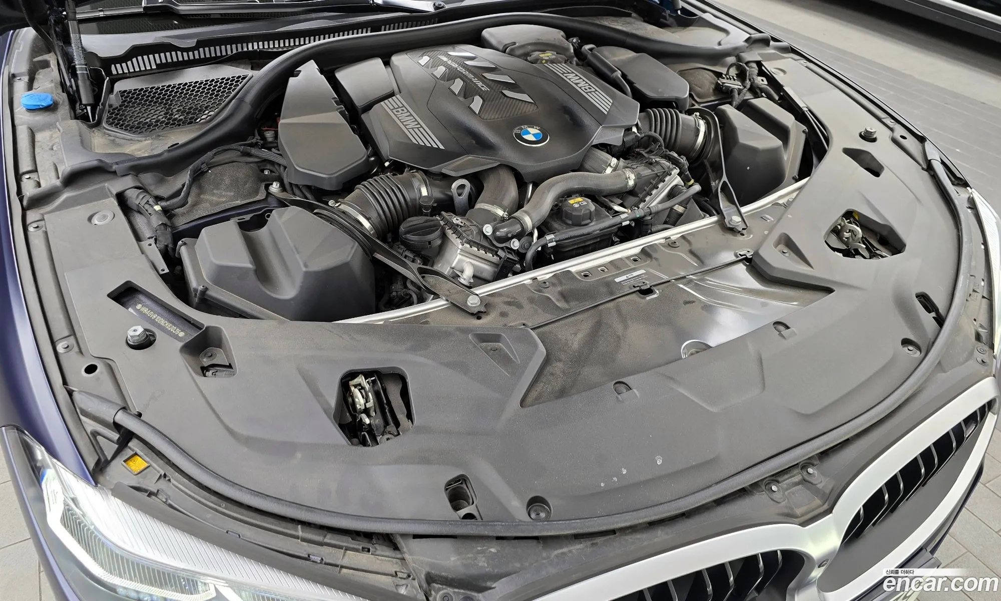 BMW 8 Series 2022 WBAGV8100NCK62035 — 25