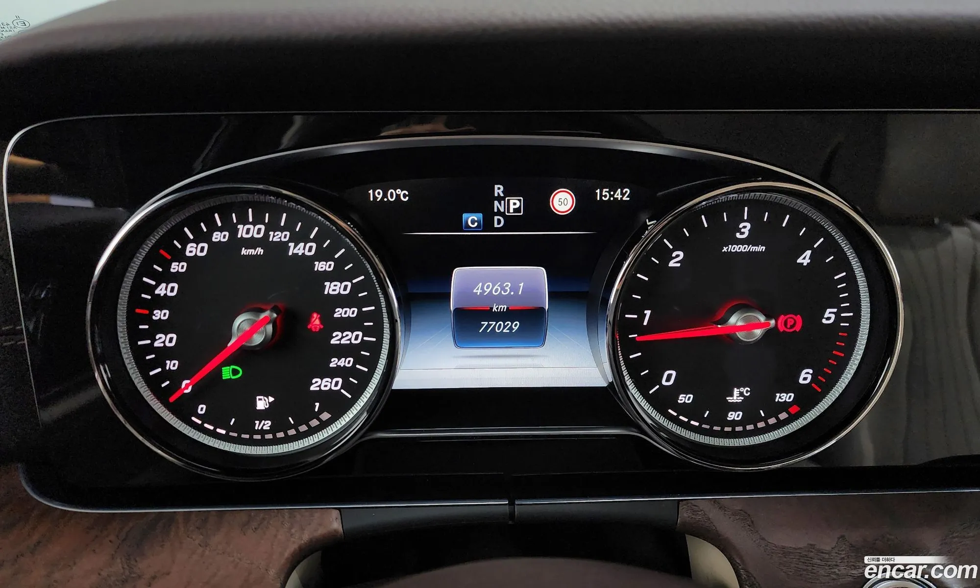Mercedes-Benz E-Class W213 2016 WDDZF0EB9HA047183 — 10