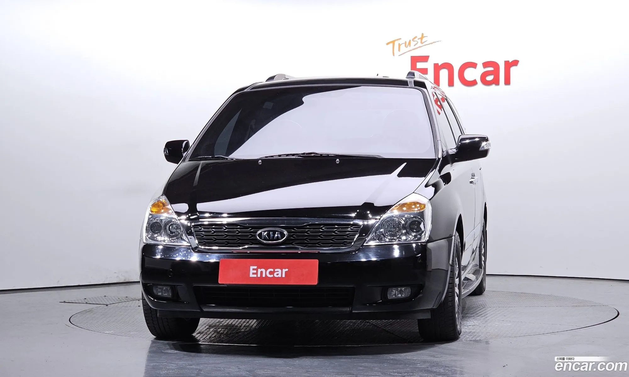 Kia Carnival R 2010 — 16