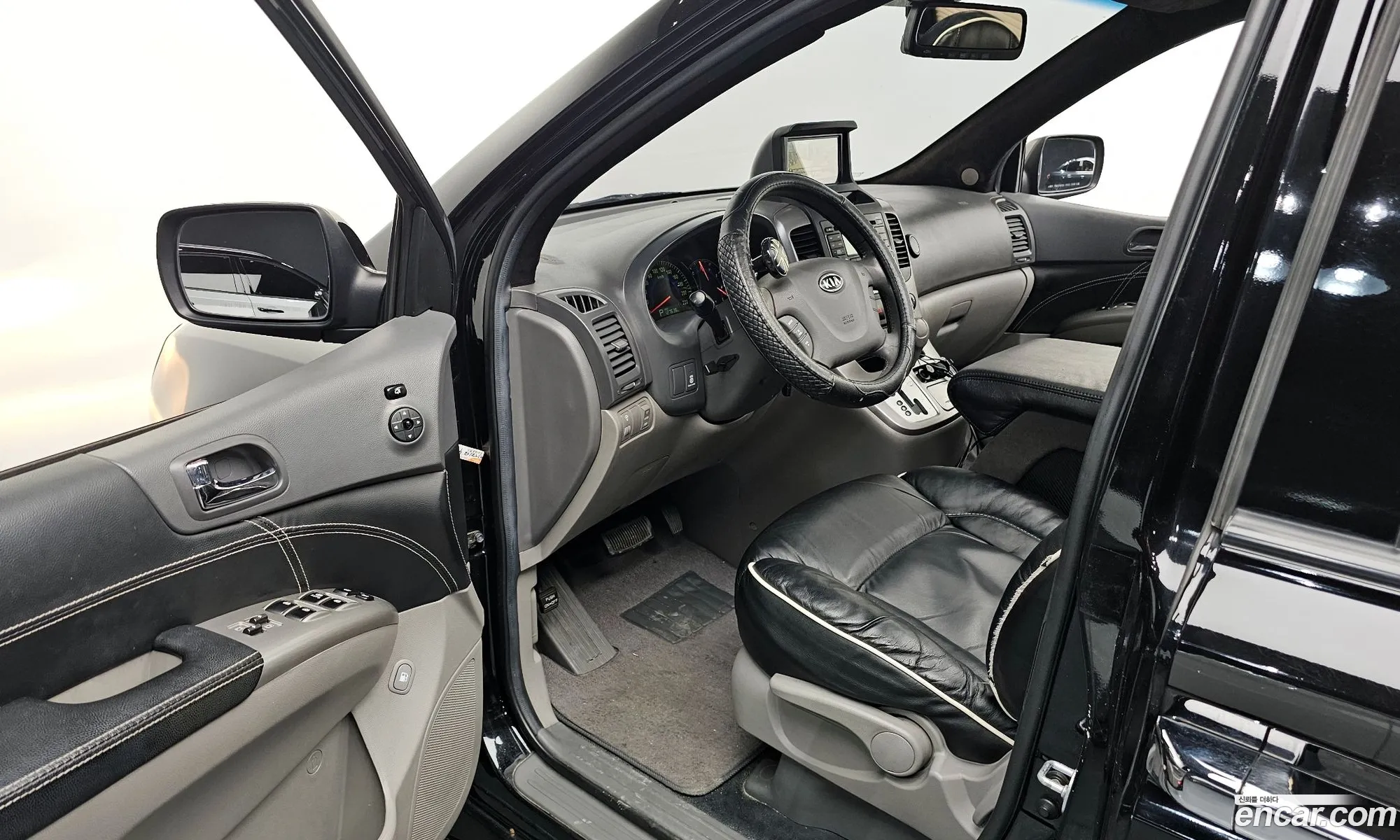 Kia Carnival R 2010 — 8