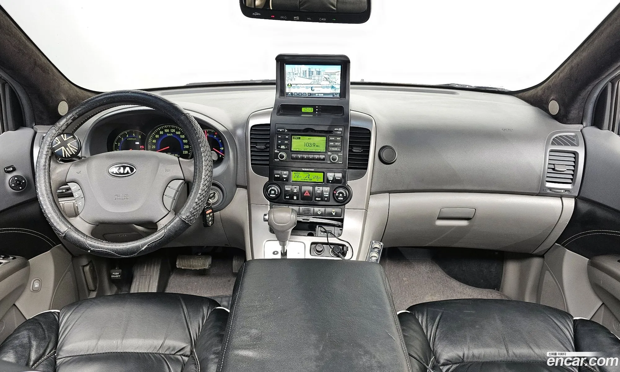 Kia Carnival R 2010 — 18