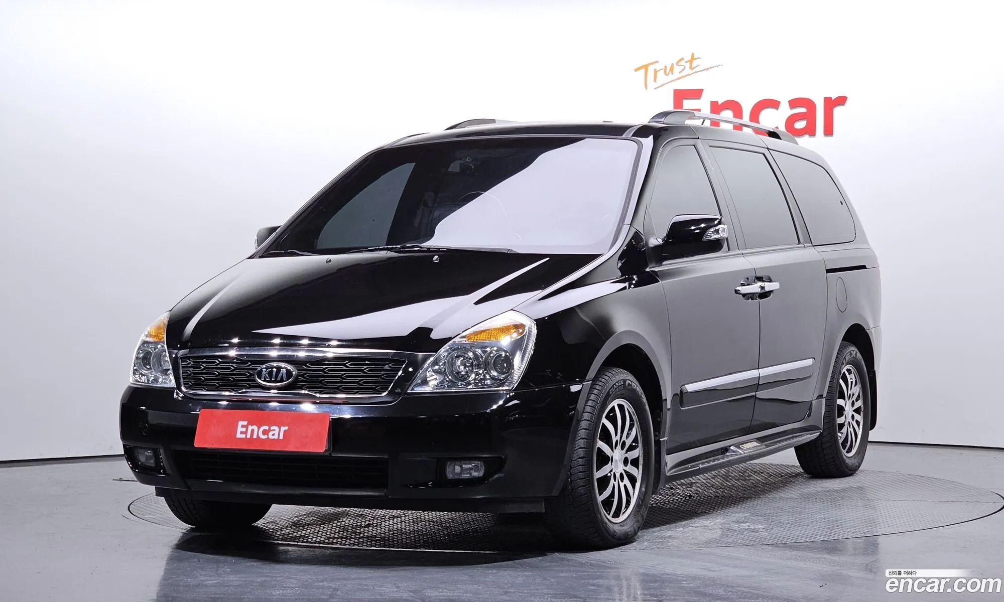 Kia Carnival R 2010 — 15