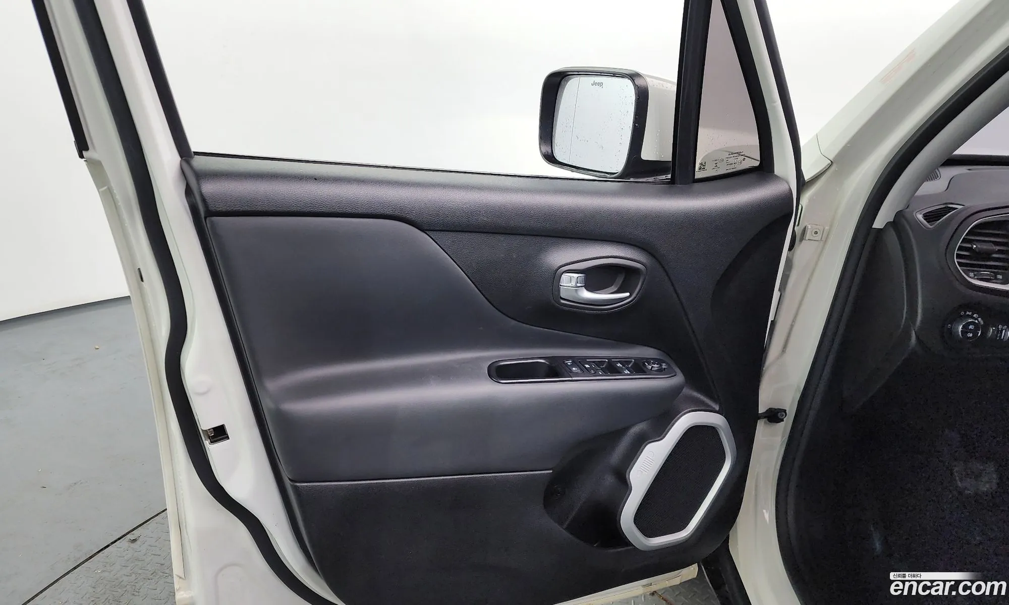 Jeep Renegade 2018 1C4BU0000JPJ07527 — 17